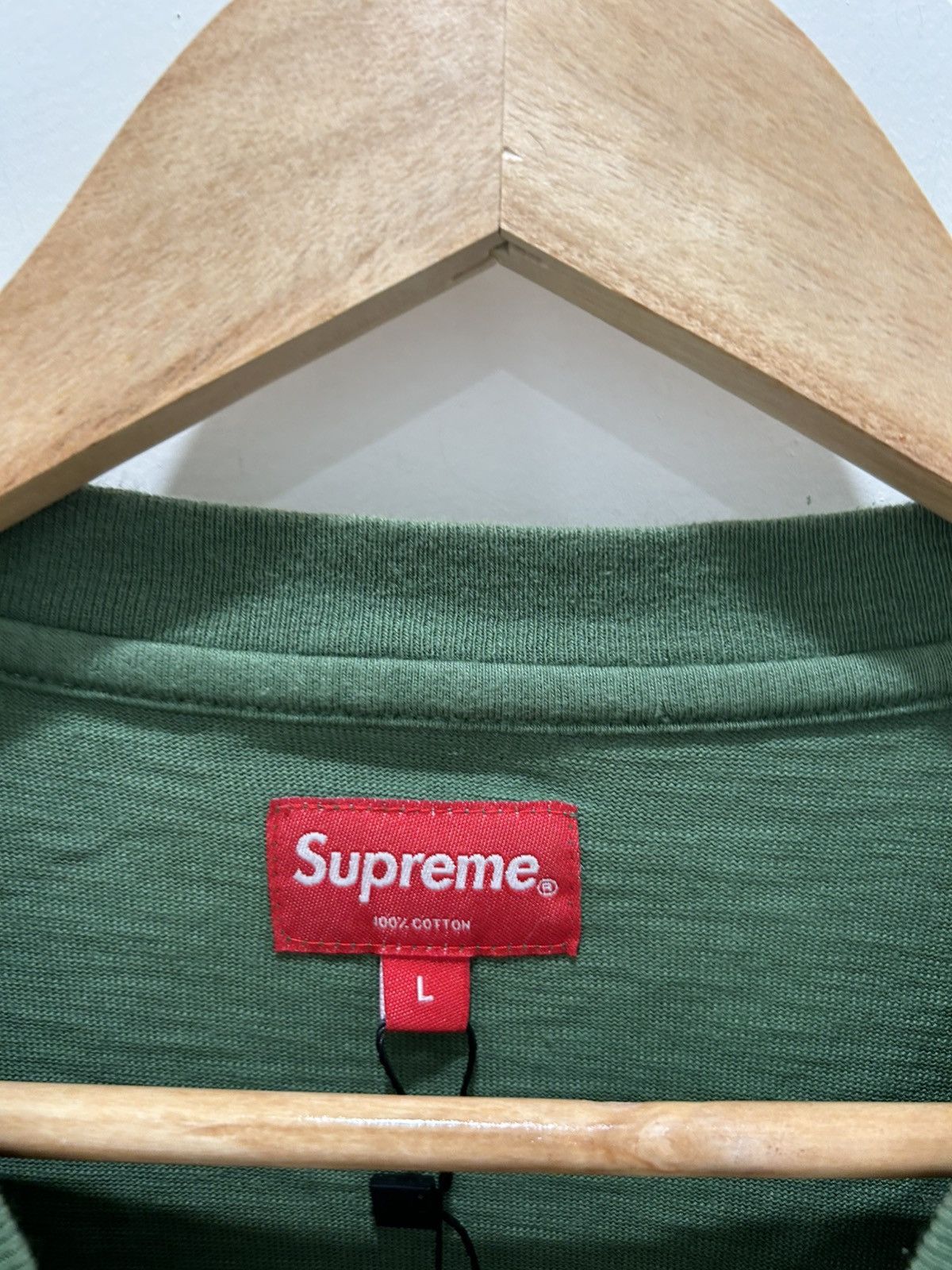 Supreme Supreme olive pocket tee Size US L / EU 52-54 / 3 - 3 Thumbnail