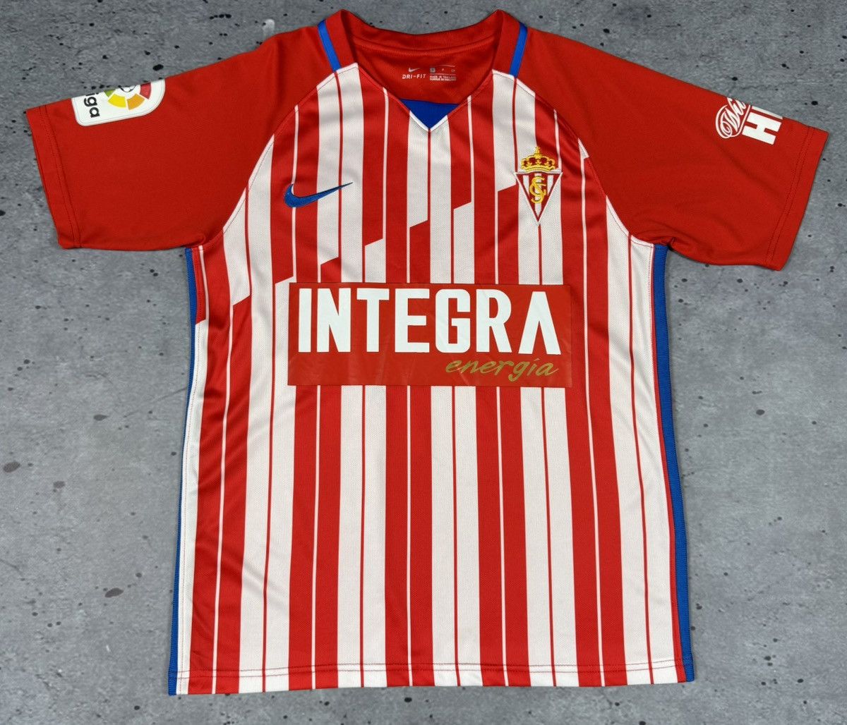 Nike Sporting Gijon Carmona Football Jersey Size US S / EU 44-46 / 1 - 1 Thumbnail