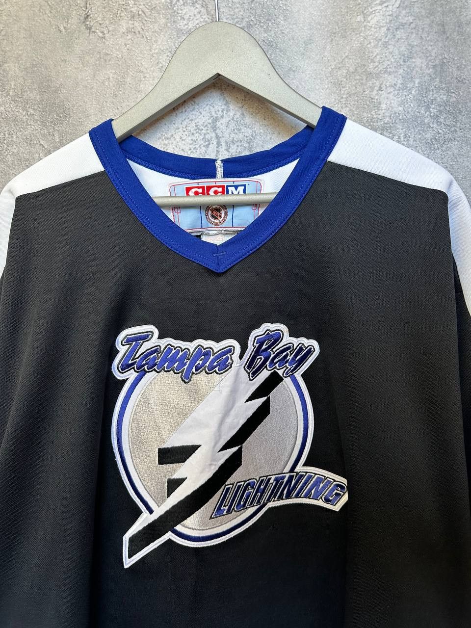 Ccm Vintage CCM NHL Tampa Bay Lightning Jersey Made in Canada Size US XL / EU 56 / 4 - 5 Thumbnail