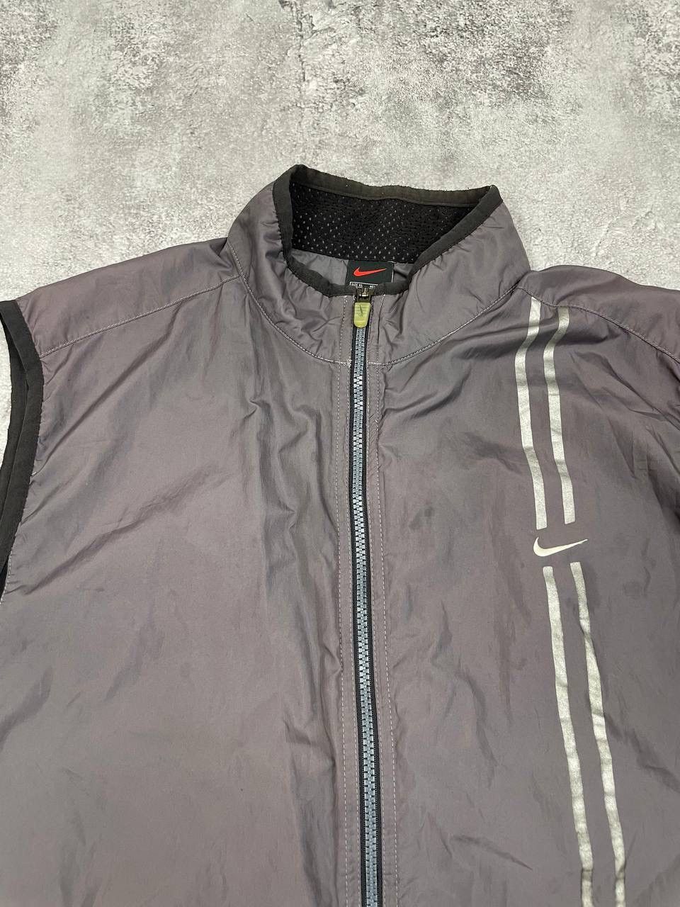 Nike Nike Men Lightweight Running Vest Grey Size XL Size US XL / EU 56 / 4 - 2 Thumbnail