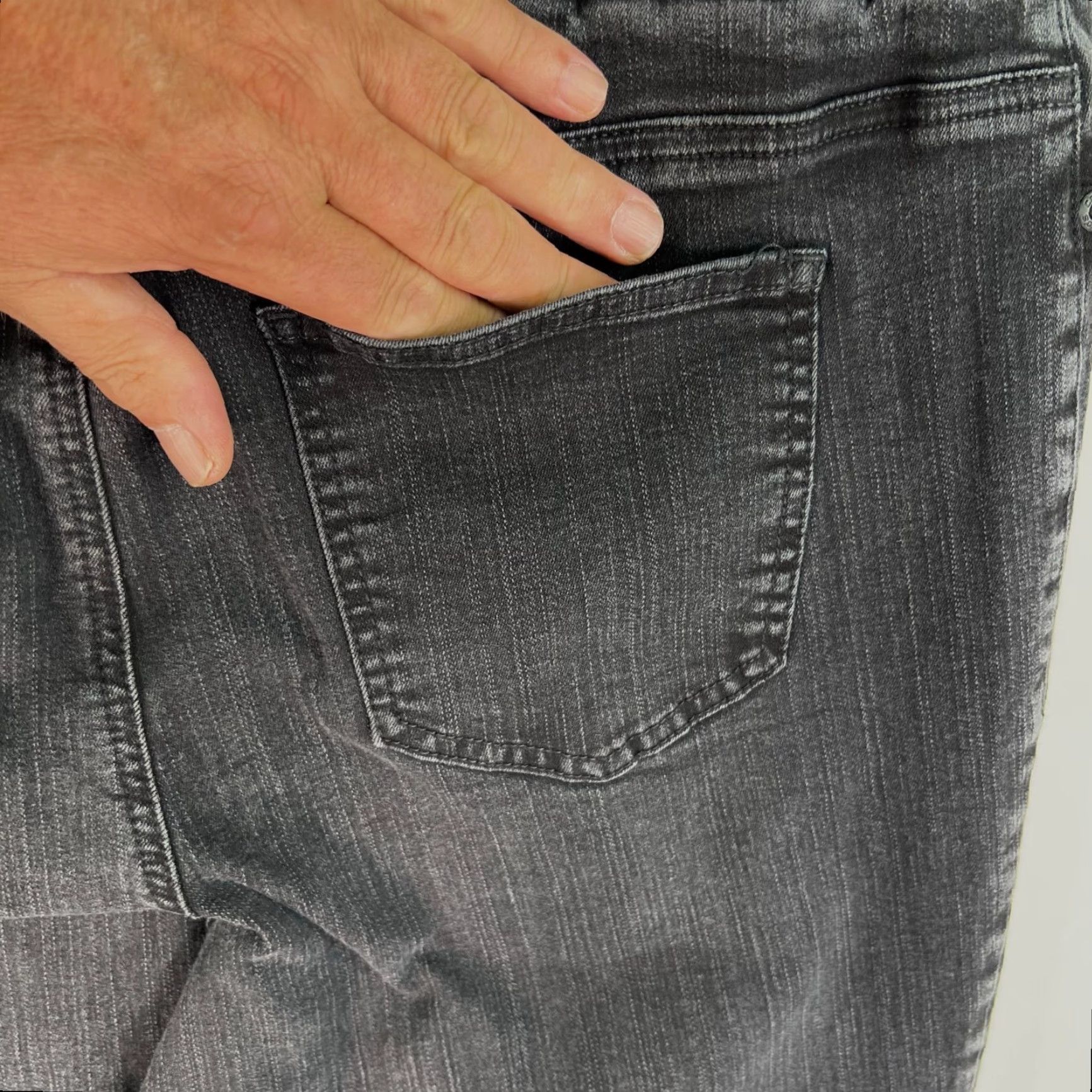 Vintage Chico's Black Stretch Denim Capri Jeans Women's Size L 34X29 Casual Size 36" / US 14 / IT 50 - 4 Thumbnail