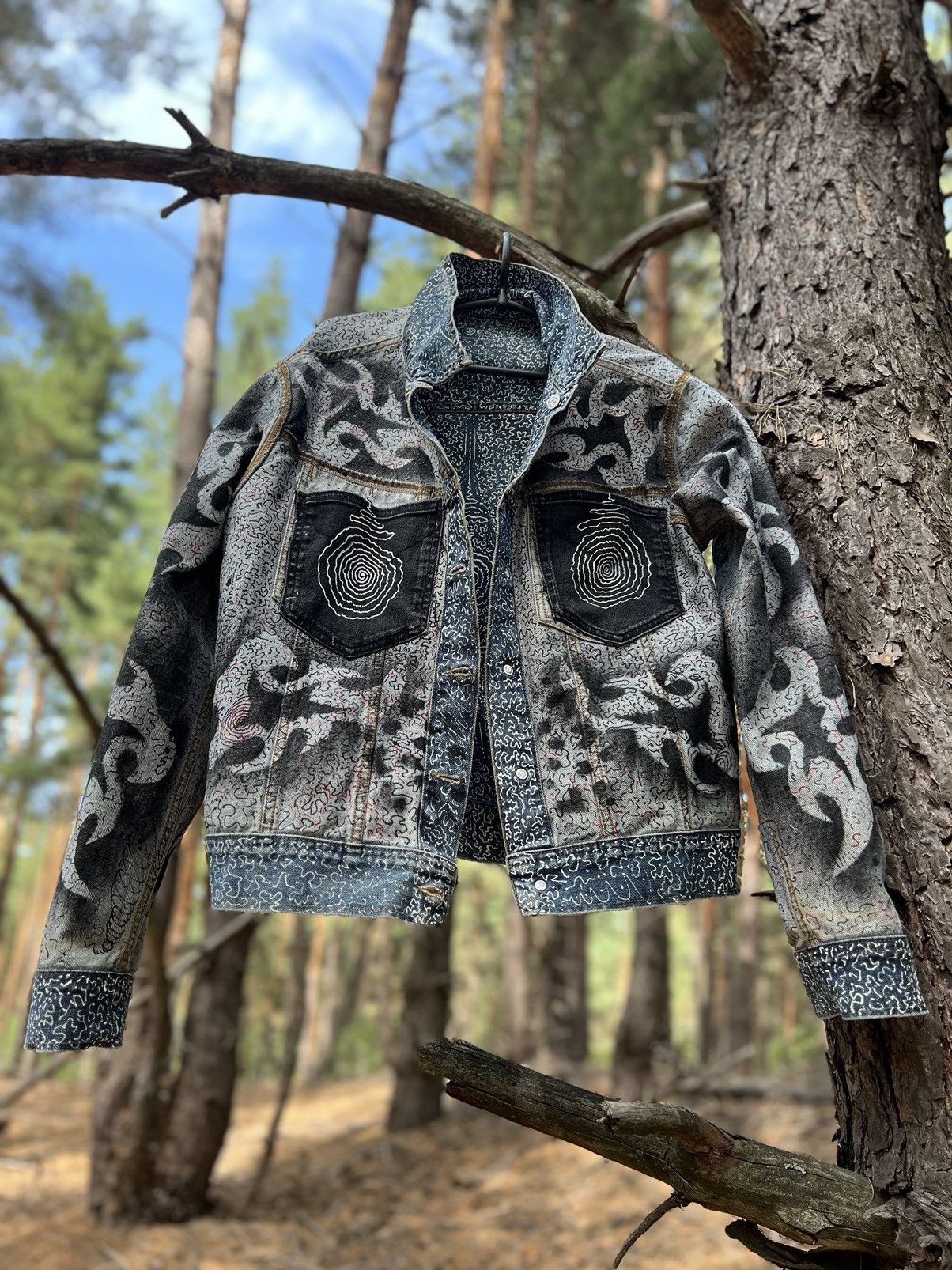 Other Custom ethnical bilateral distressed denim jacket Size US L / EU 52-54 / 3 - 9 Thumbnail