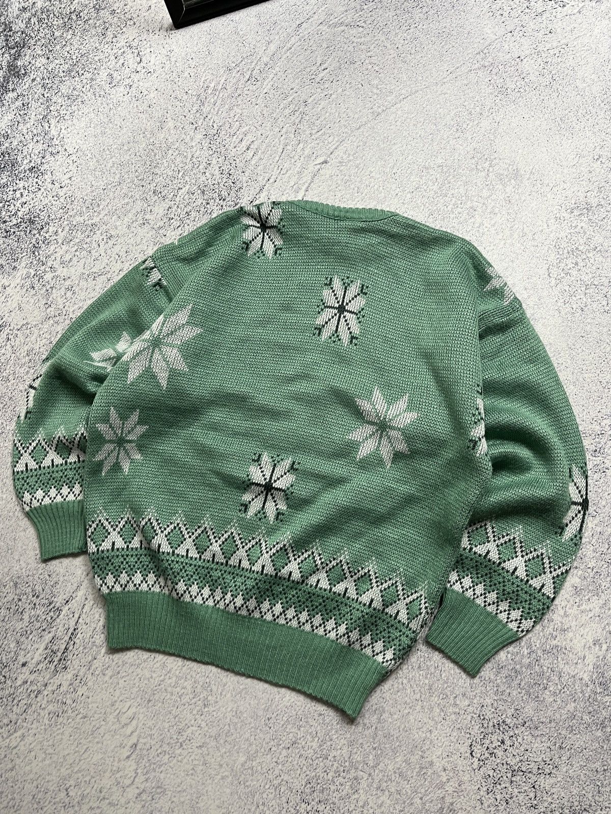 Vintage Vintage 90’s Winter Graphic Patterned Acrylic Knit Sweater Size L / US 10 / IT 46 - 6 Thumbnail