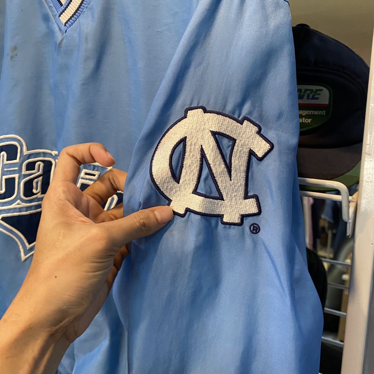 Starter × Vintage Vintage North Carolina Tarheels Starter Windbreaker Distress Size US L / EU 52-54 / 3 - 13 Thumbnail