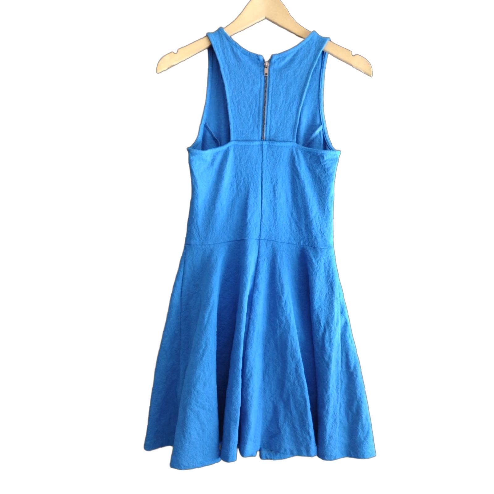 Jessica Simpson Jessica Simpson Dress Womens Sleeveless Scoop Neck Fit Flar XS Blue - Casual Solid Zipper Dress - 66% Viscose 30% Nylon 4% Elastane - Designer Womens Size XS / US 0-2 / IT 36-38 - 1 Thumbnail