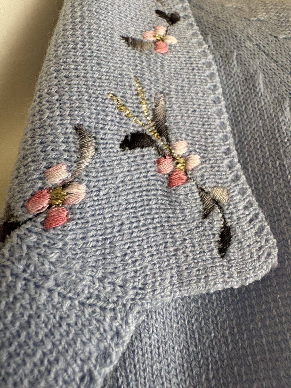 Vintage Women’s baby blue floral embroidered cardigan sweater button Size S / US 4 / IT 40 - 4 Thumbnail