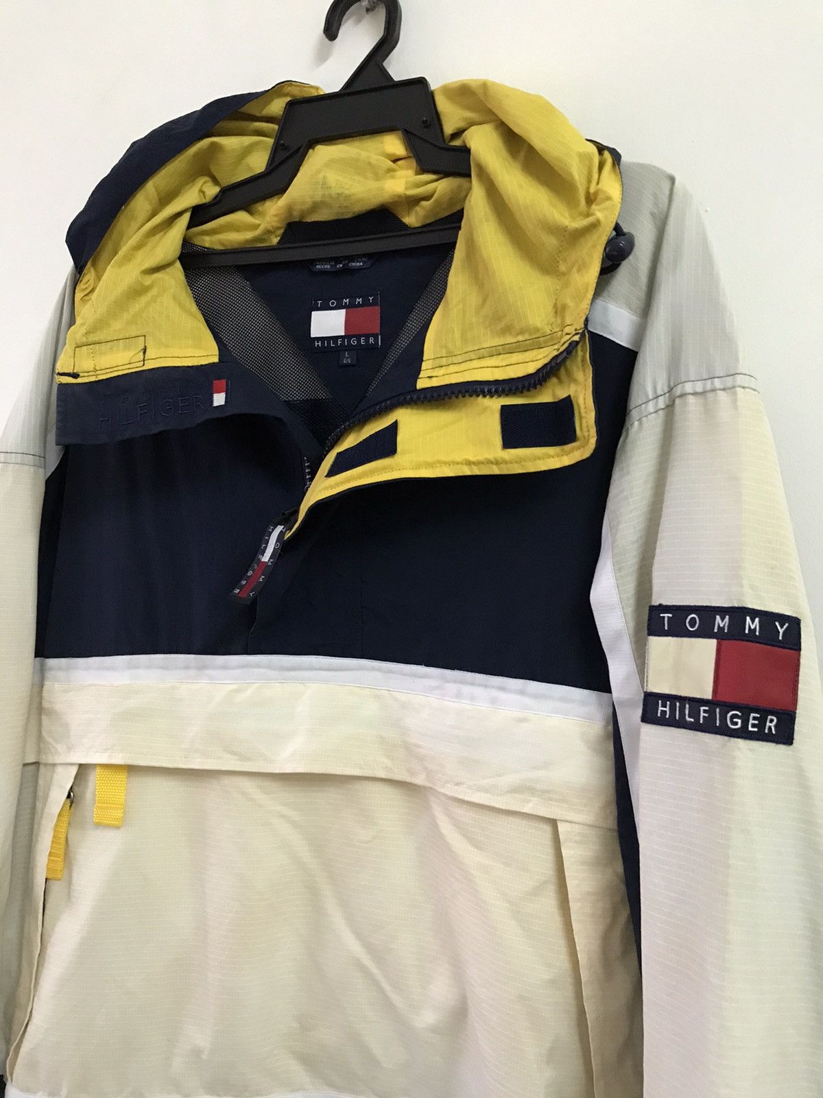 Tommy Hilfiger Vintage Tommy Hilfiger Sailing Gear Waist Bag Jacket Size US L / EU 52-54 / 3 - 4 Thumbnail