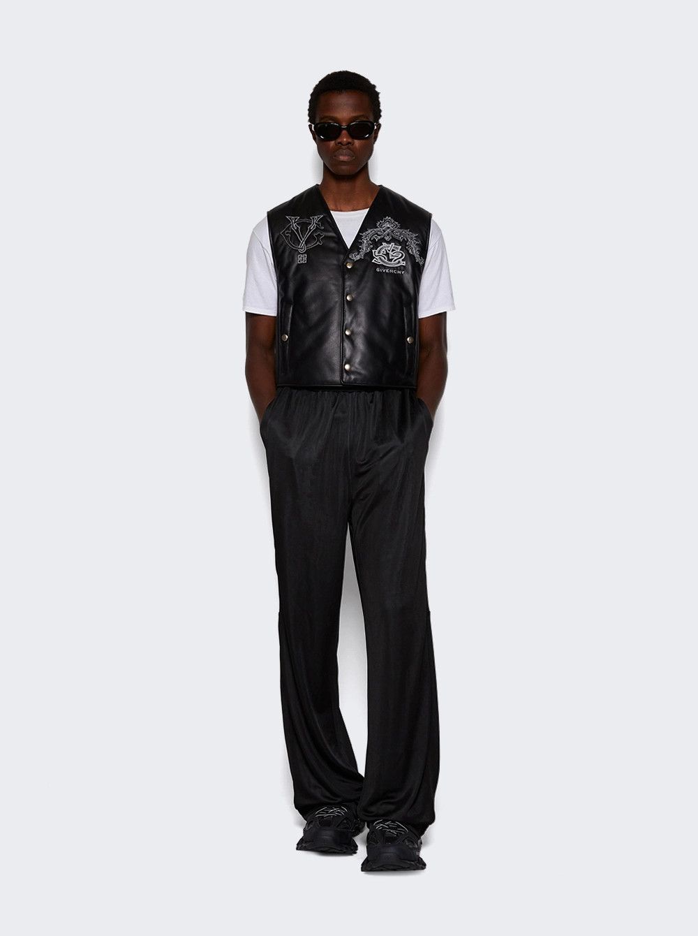 Givenchy o1w1db10325 Snap Vest in Black Size US L / EU 52-54 / 3 - 2 Thumbnail