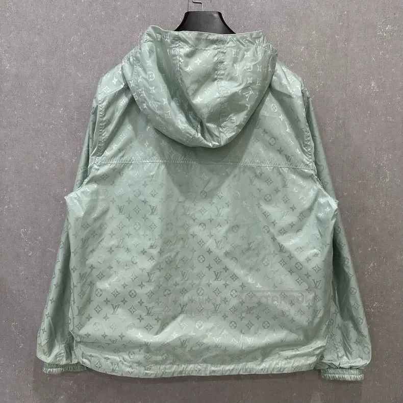 Louis Vuitton Louis Vuitton Pin full logo double-sided wear assault jack Size US M / EU 48-50 / 2 - 7 Thumbnail