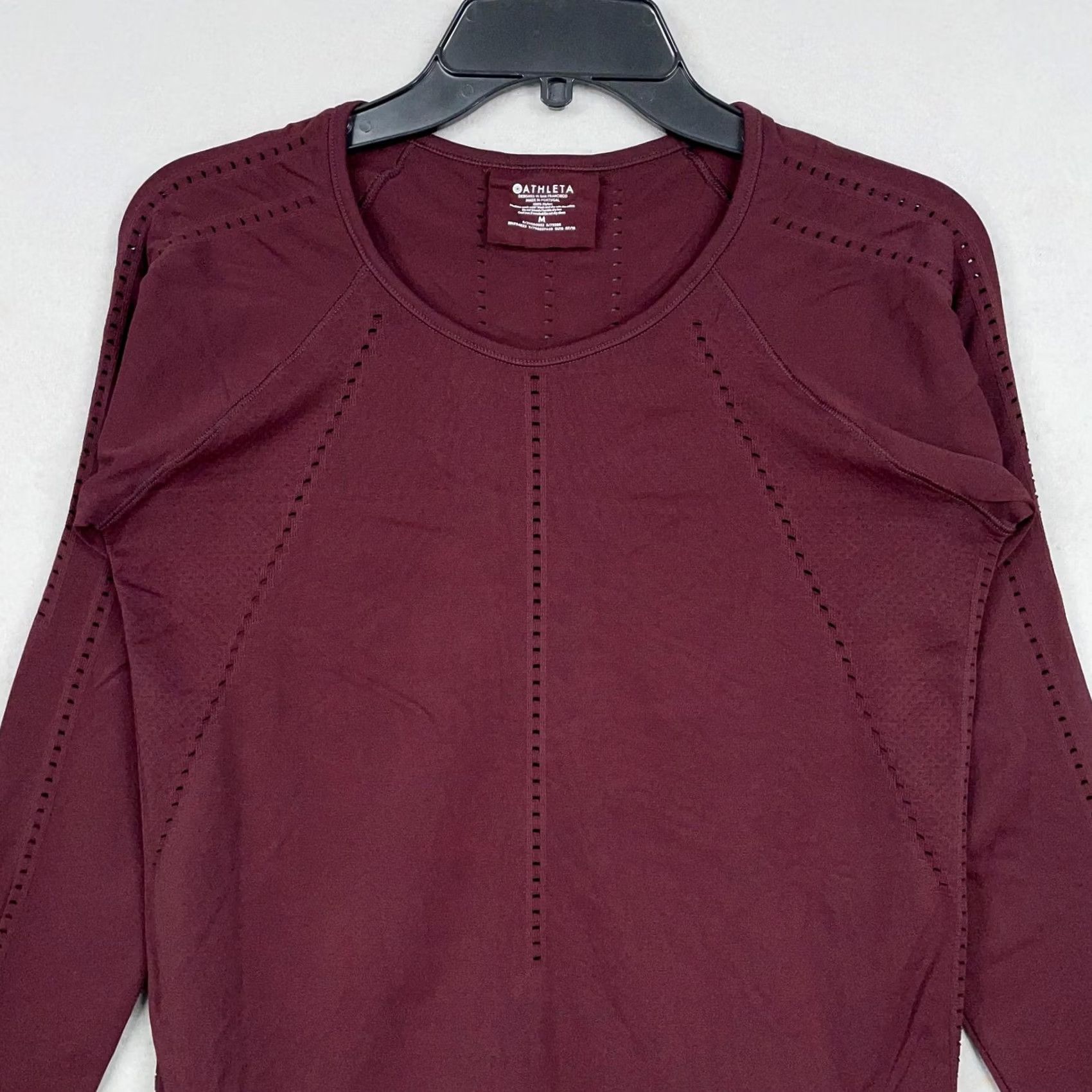 Athleta Athleta Shirt Womens Medium Burgundy Seamless Long Sleeve Perforated Athletic Gym Size M / US 6-8 / IT 42-44 - 2 Thumbnail