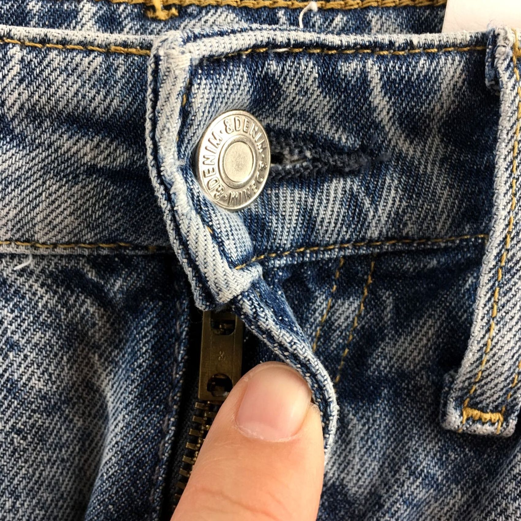 H&M H&M Womens Jeans Mom Distressed Blue High Rise Zip 4 Regular 26x26 Inseam 26 Denim 5-Pocket Size 27" / US 4 / IT 40 - 4 Thumbnail