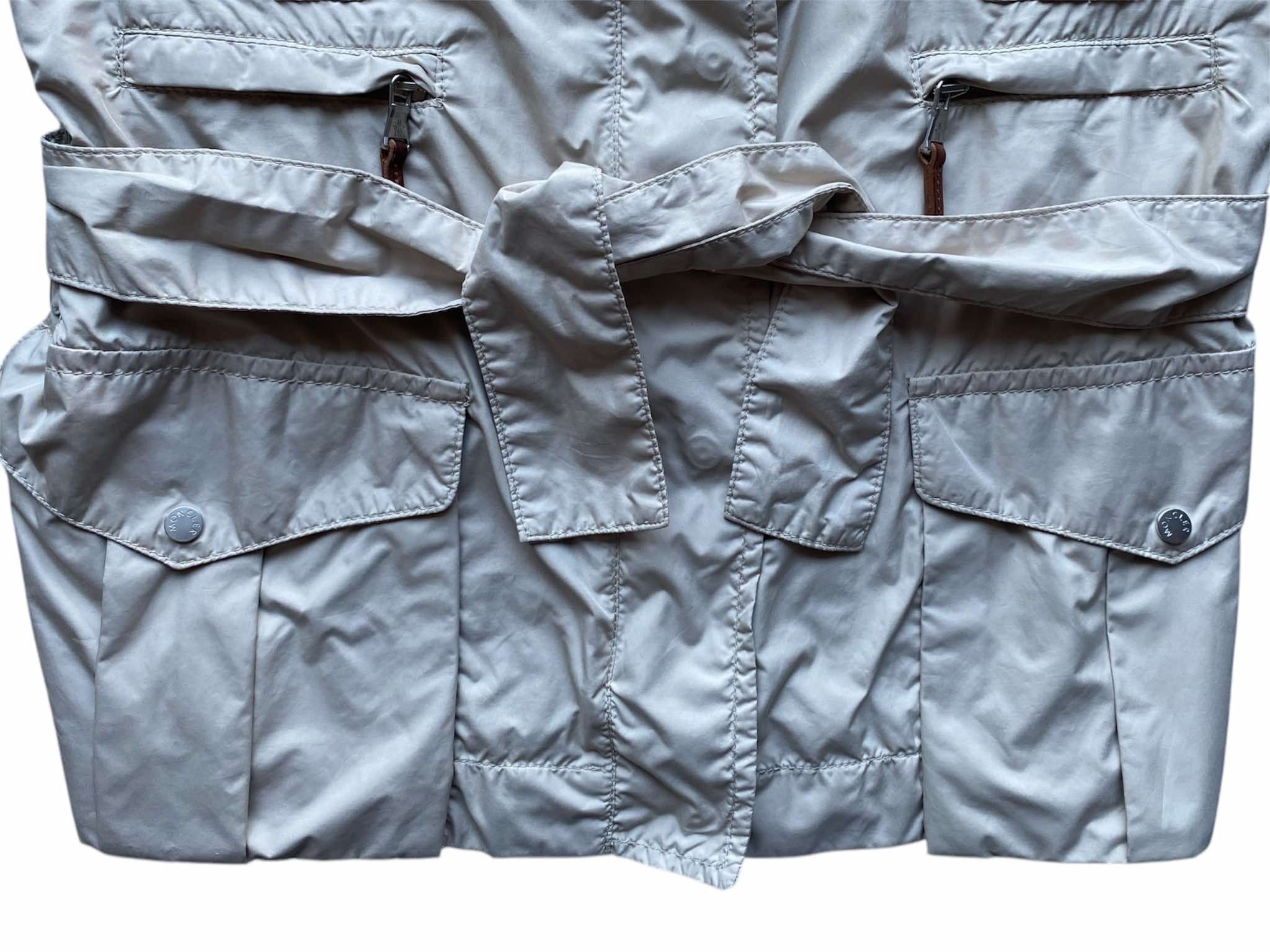 Moncler × Vintage Vintage Women Moncler Lightweight Jacket Belted Zip Lampo Size M / US 6-8 / IT 42-44 - 3 Thumbnail
