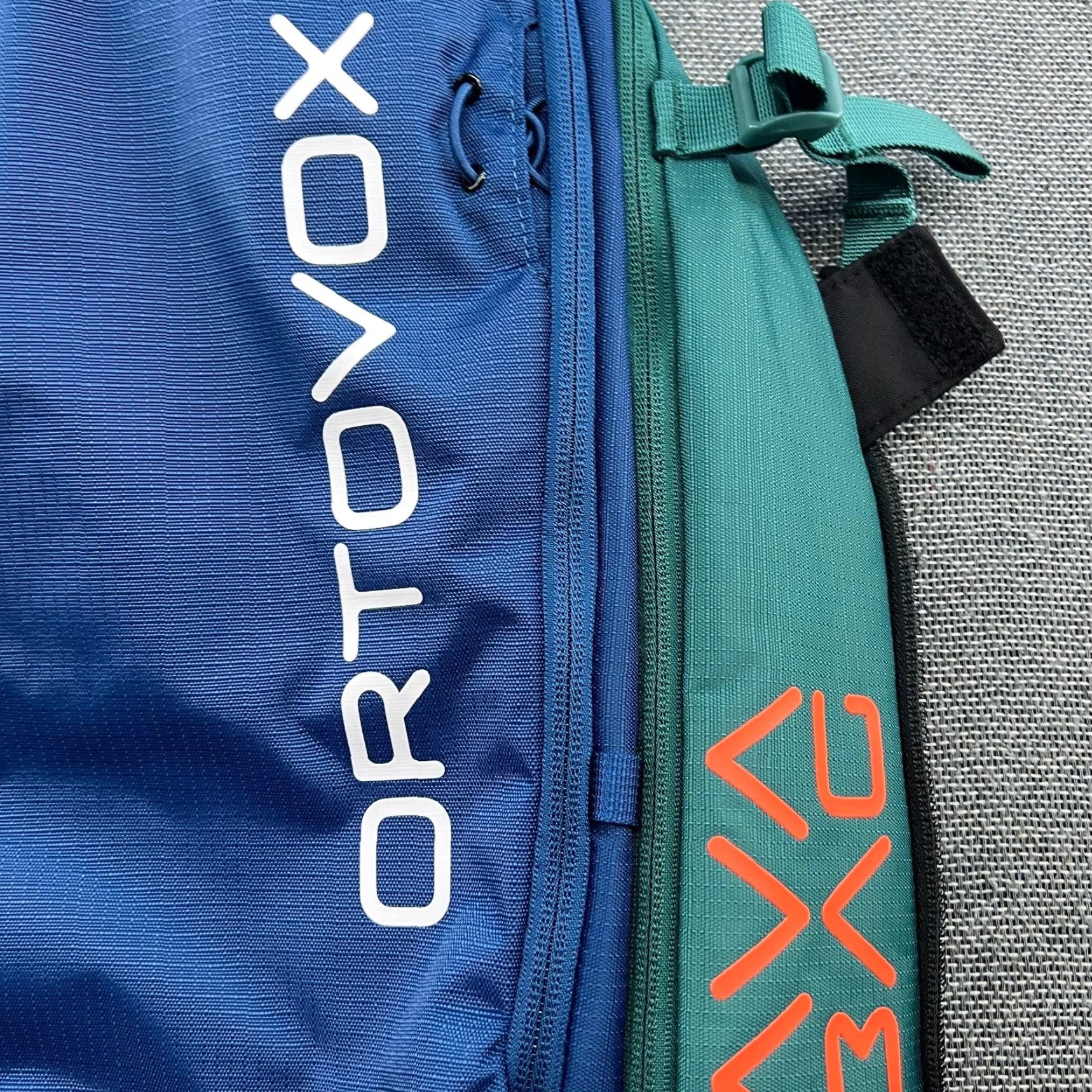 ORTOVOX ORTOVOX Avabag Litric Freeride 28 Zip On Attachment Avalanche Pack Ski Snowboard Backpack Blue Medium Unisex Adults Water Resistant Zip-Around 90s? Size ONE SIZE - 2 Thumbnail