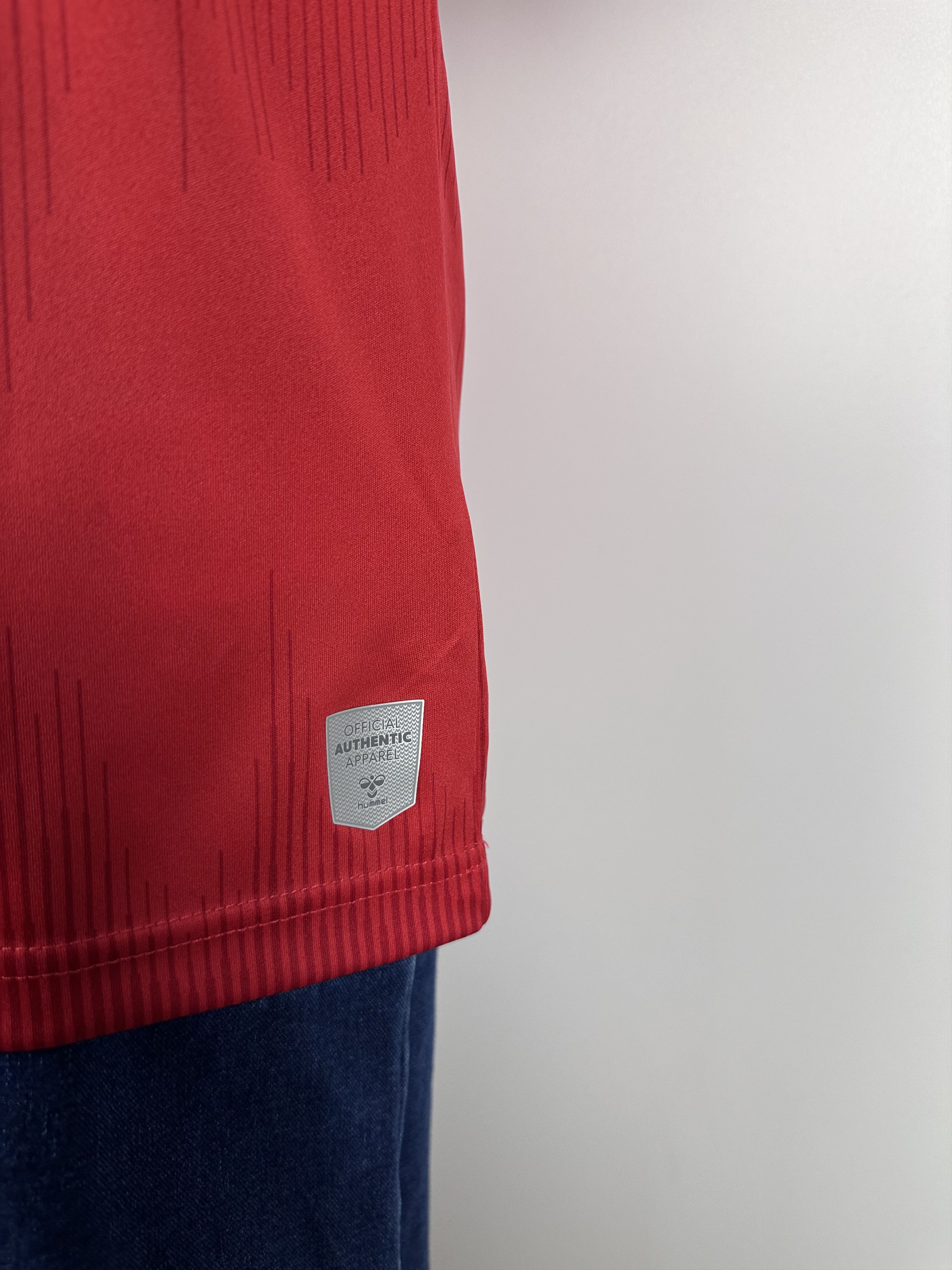 Hummel DENMARK 2021 22 FOOTBALL SHIRT JERSEY #9 BRAITHWAITE HUMMEL Size US M / EU 48-50 / 2 - 10 Thumbnail