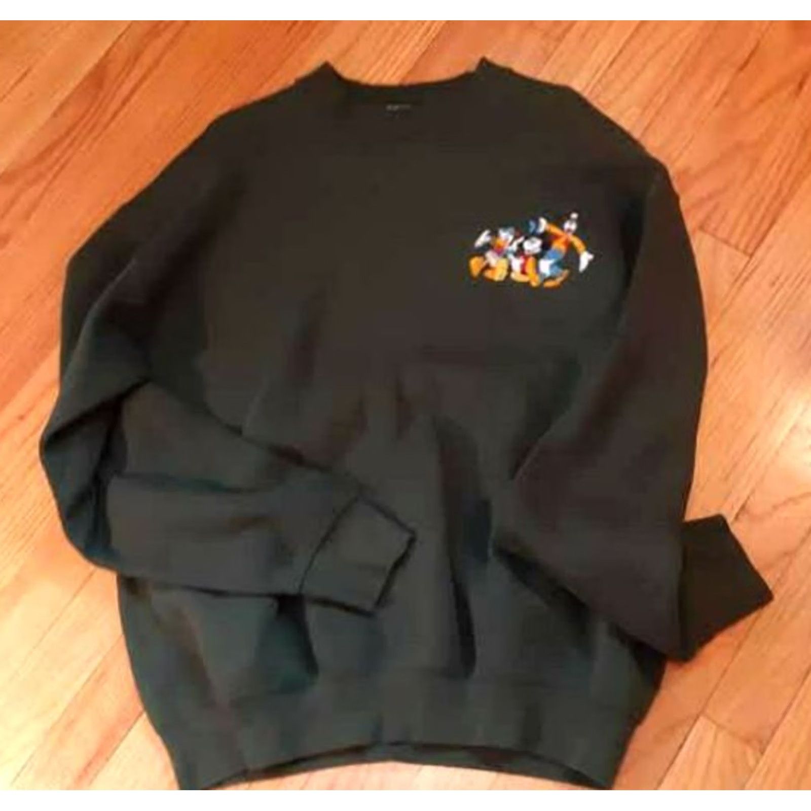 Vintage VINTAGE Sweatshirt Mickey, Donald & Goofy dancing XL green USA Men Size US XL / EU 56 / 4 - 5 Thumbnail