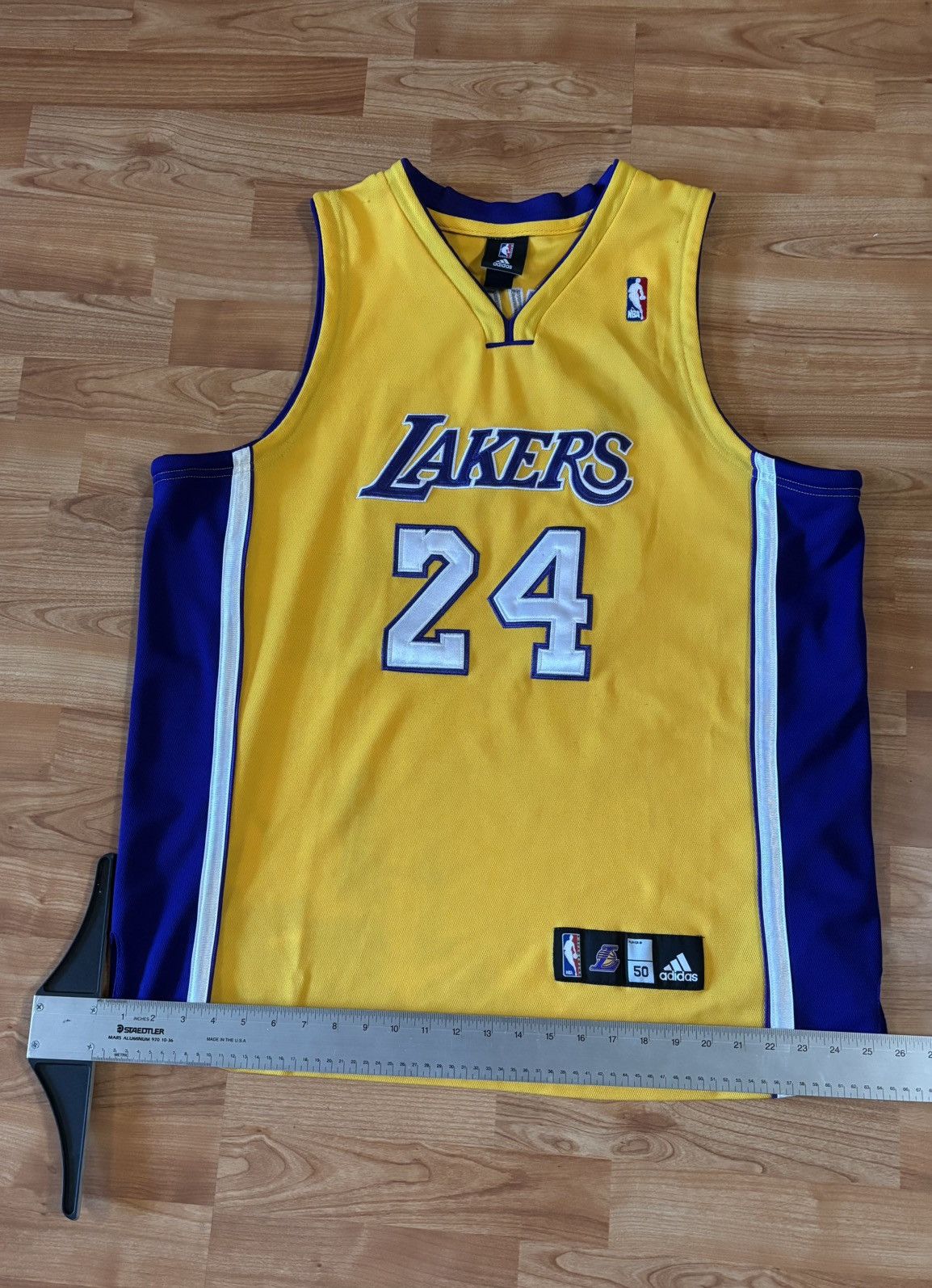 Adidas Vintage Adidas Kobe Bryant Lakers yellow sz XL jersey Size US XL / EU 56 / 4 - 1 Thumbnail