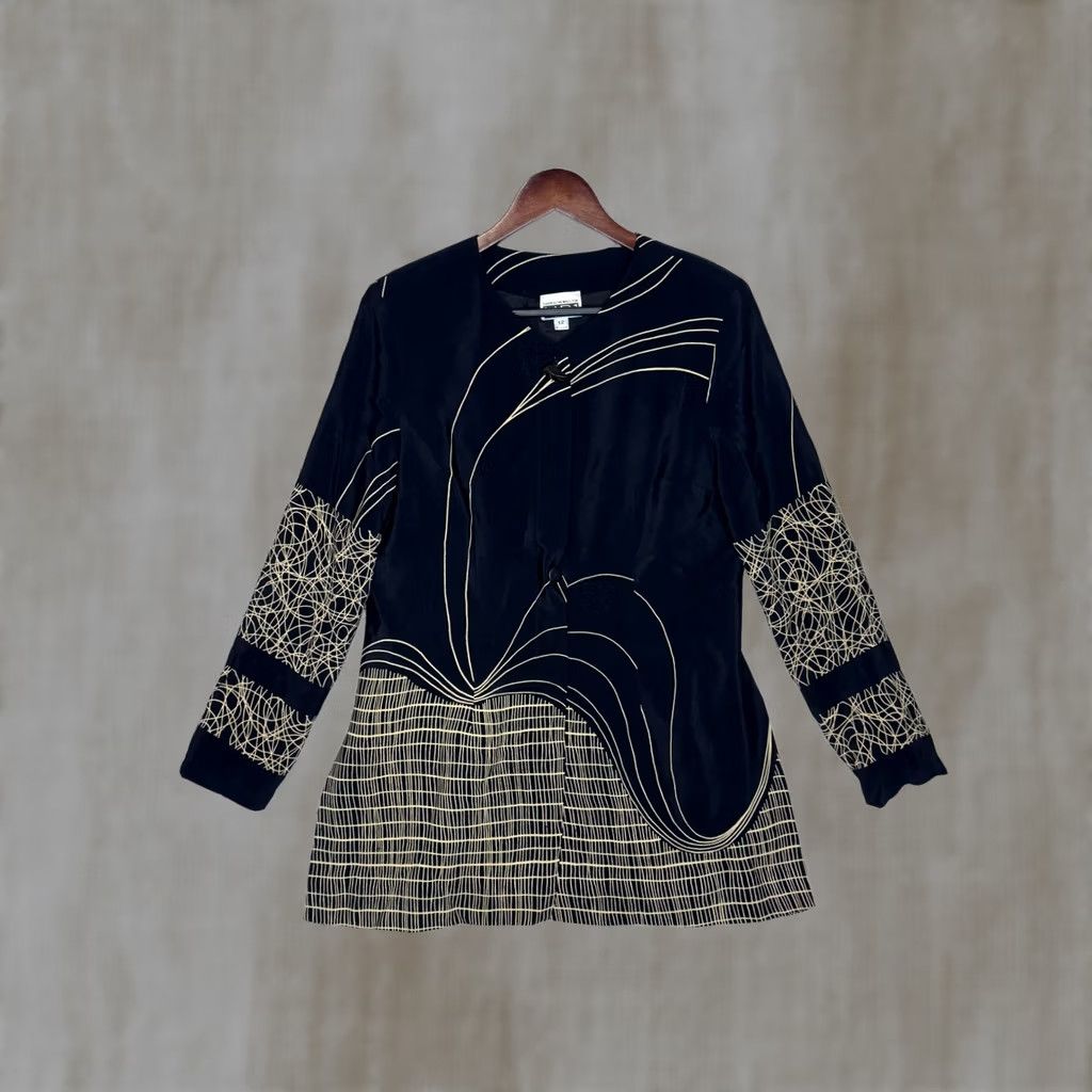 Vintage VINTAGE NR1 Sandra Ow Wing Tunic Top Black Gold Swirl Print Geometric Embroidered Long Sleeve Size 12 Women Mens? Size XL / US 12-14 / IT 48-50 - 1 Thumbnail