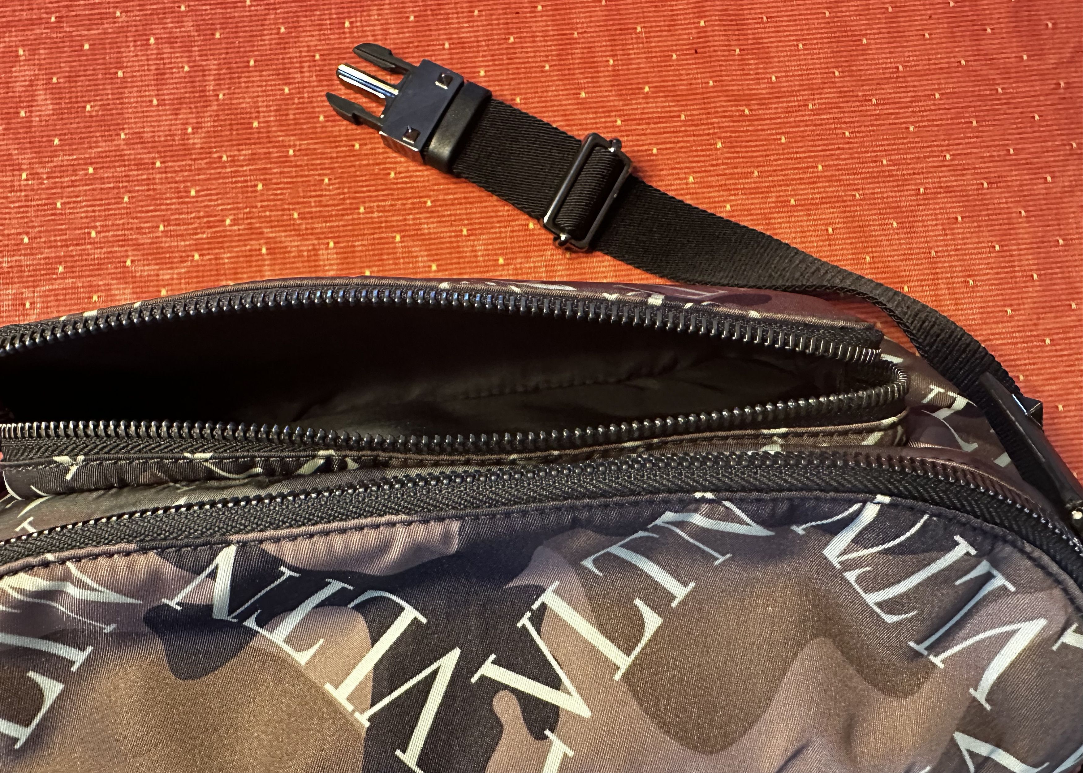 Valentino Valentino Garavani Camouflage Belt Bag canvas/leather Size ONE SIZE - 10 Thumbnail