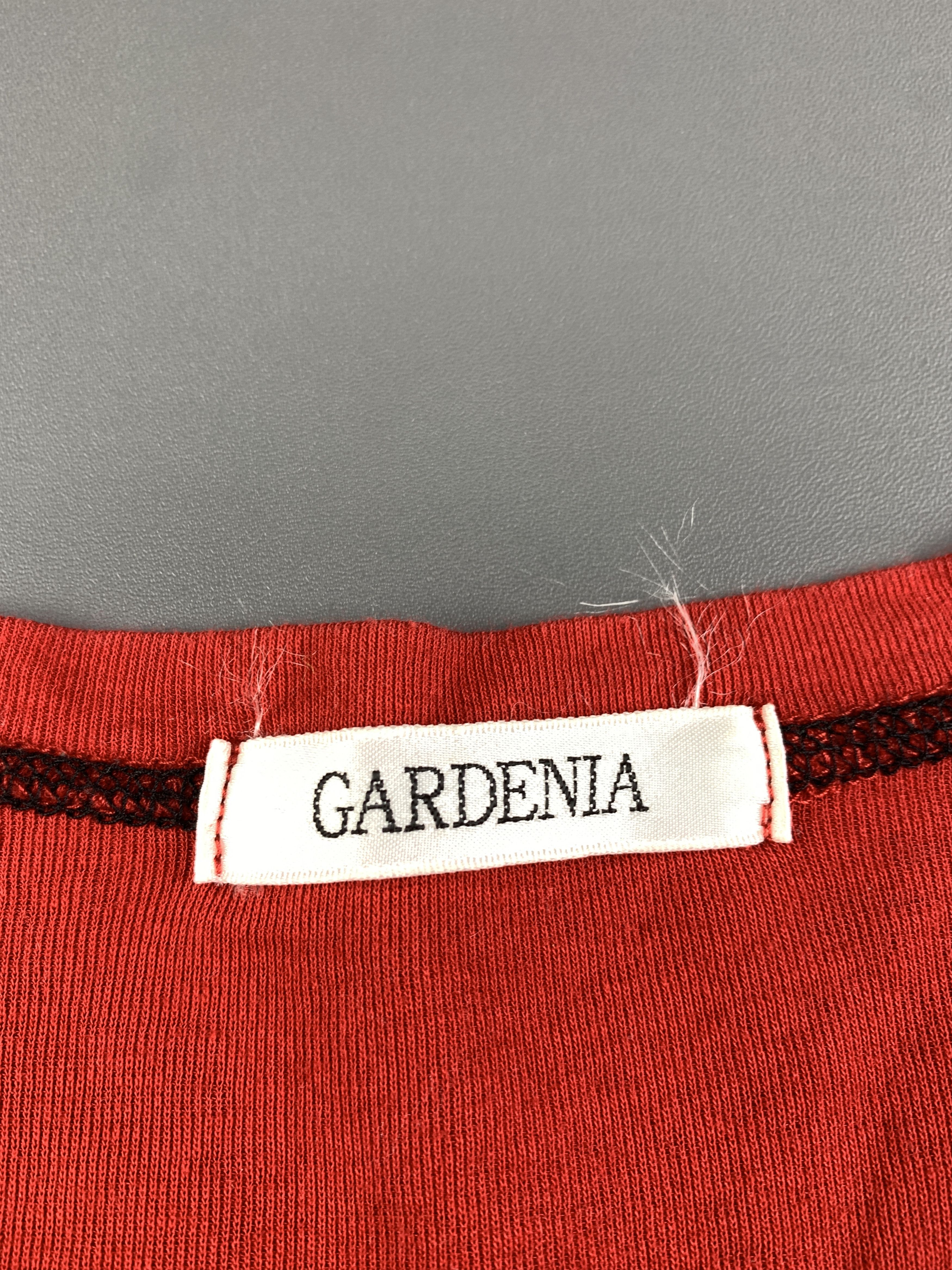 Japanese Brand 2000s Gardenia Red Contrast Sigilism Poem Crop Fit Tee (M) Size M / US 6-8 / IT 42-44 - 8 Thumbnail