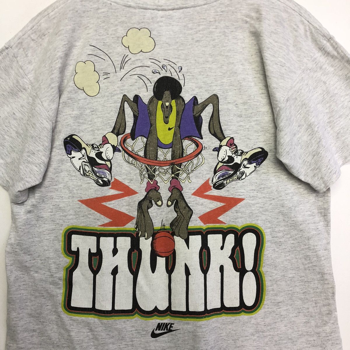 Nike VINTAGE NIKE KEEP ON DUNKING GRAFITI TSHIRT Size US L / EU 52-54 / 3 - 4 Thumbnail