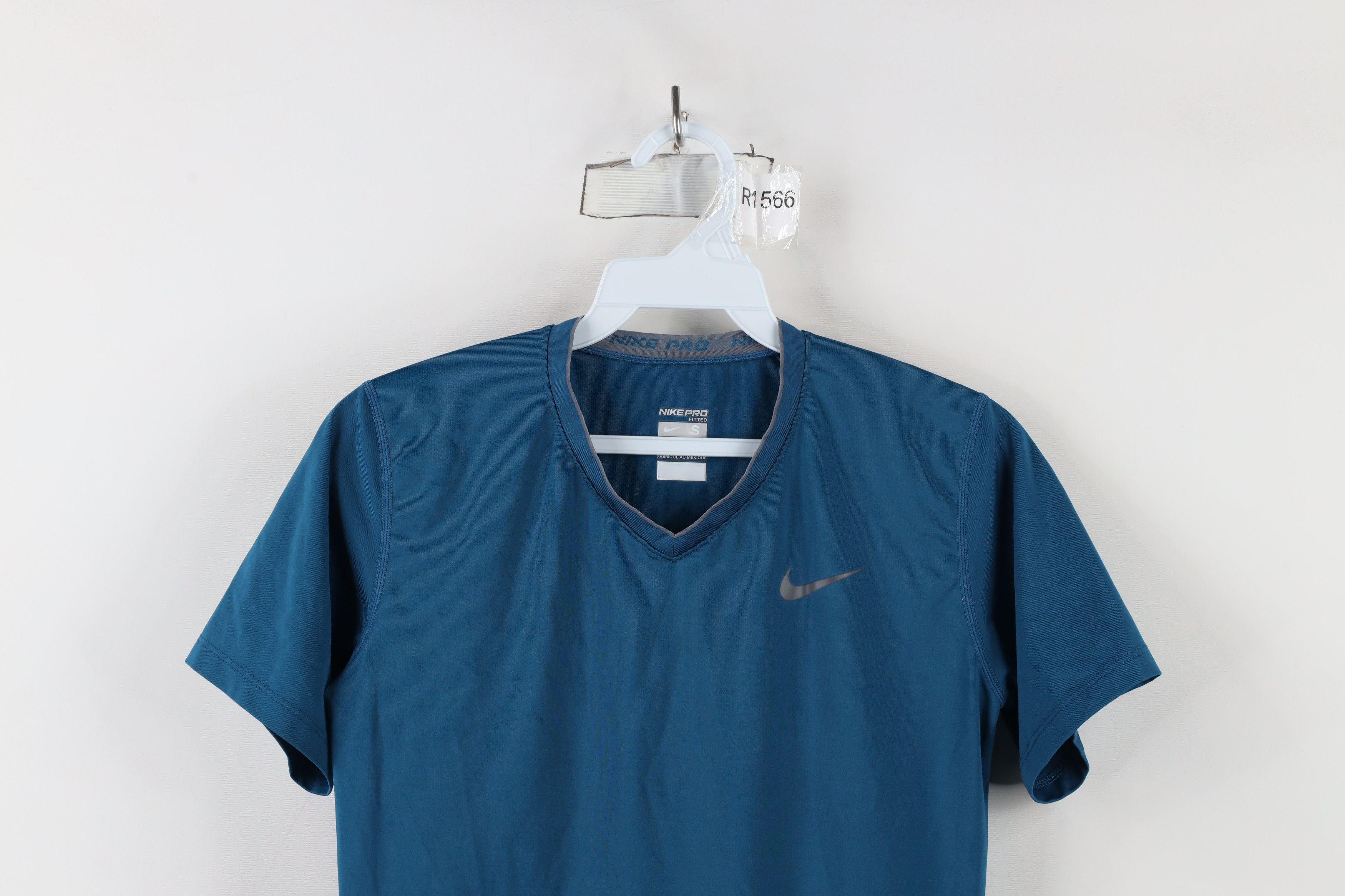 Nike × Vintage Nike Pro Combat Compression Gym Training V-Neck T-Shirt Blue Size S / US 4 / IT 40 - 2 Thumbnail
