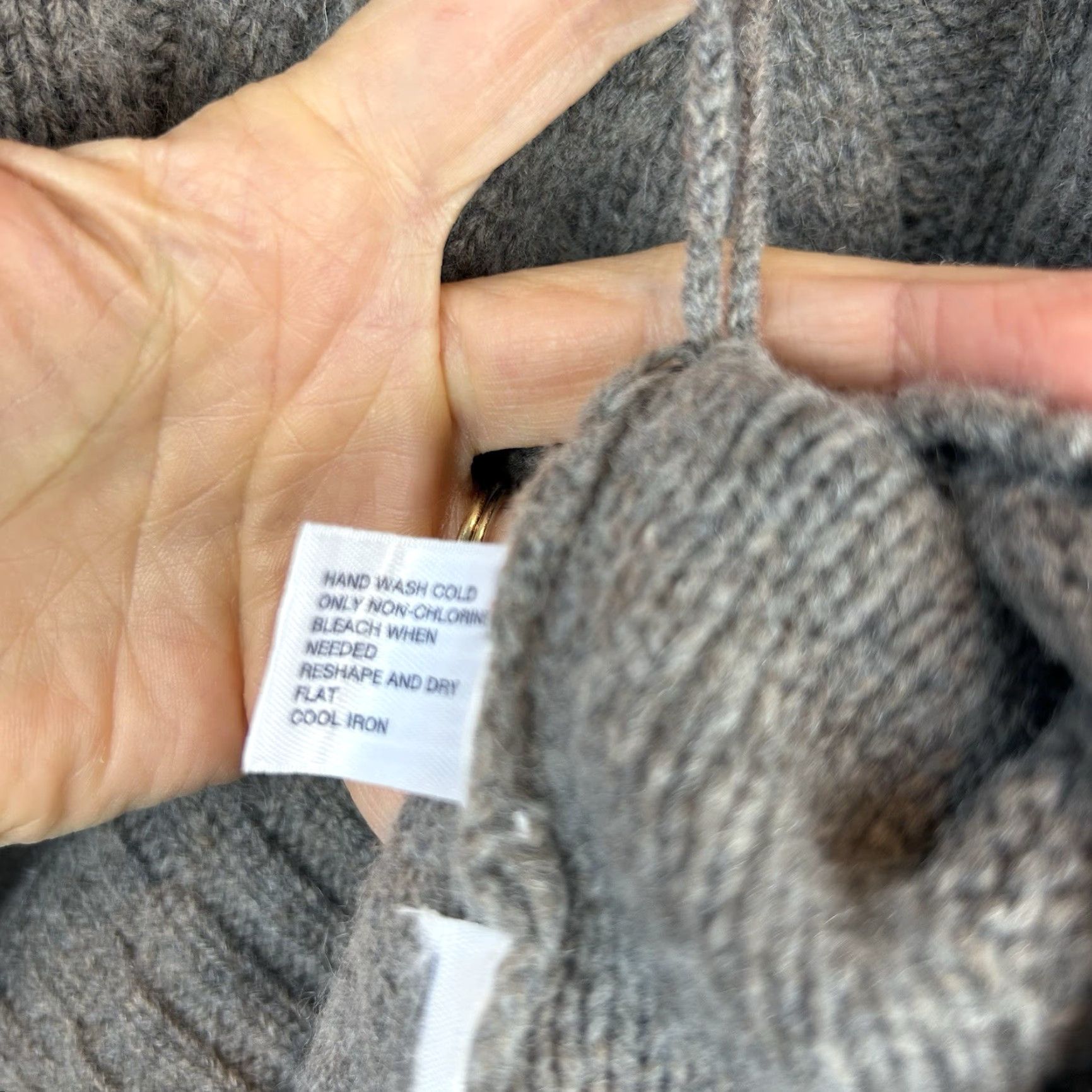 Gap Gap Womens Sweater Pullover V-Neck Knit Cable Gray S Small Wool Alpaca Cotton Blend Classic Menus? Size S / US 4 / IT 40 - 7 Thumbnail