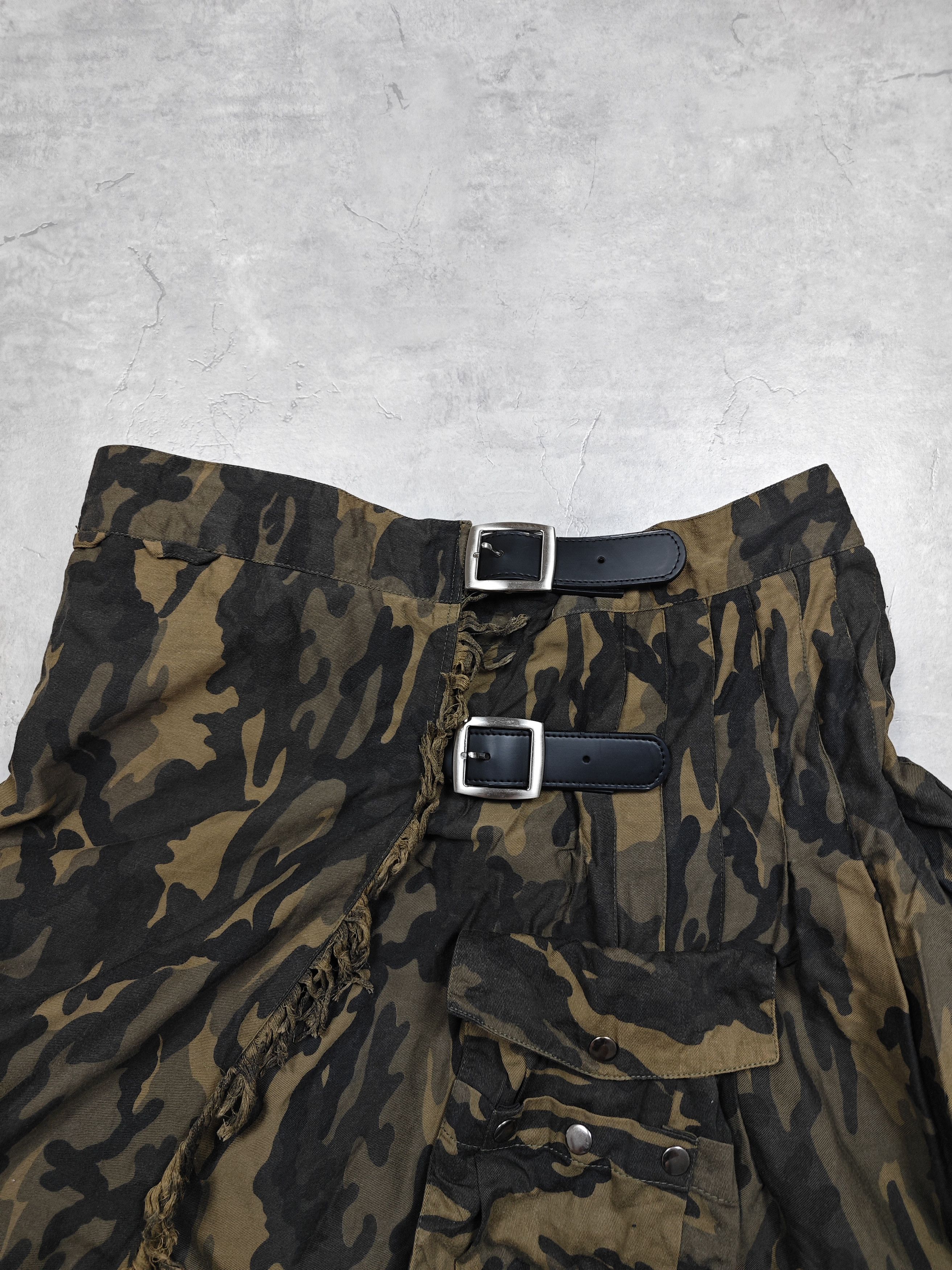 Vintage Queen of darkness Avant Garde camo skirt Size 36" / US 14 / IT 50 - 3 Thumbnail