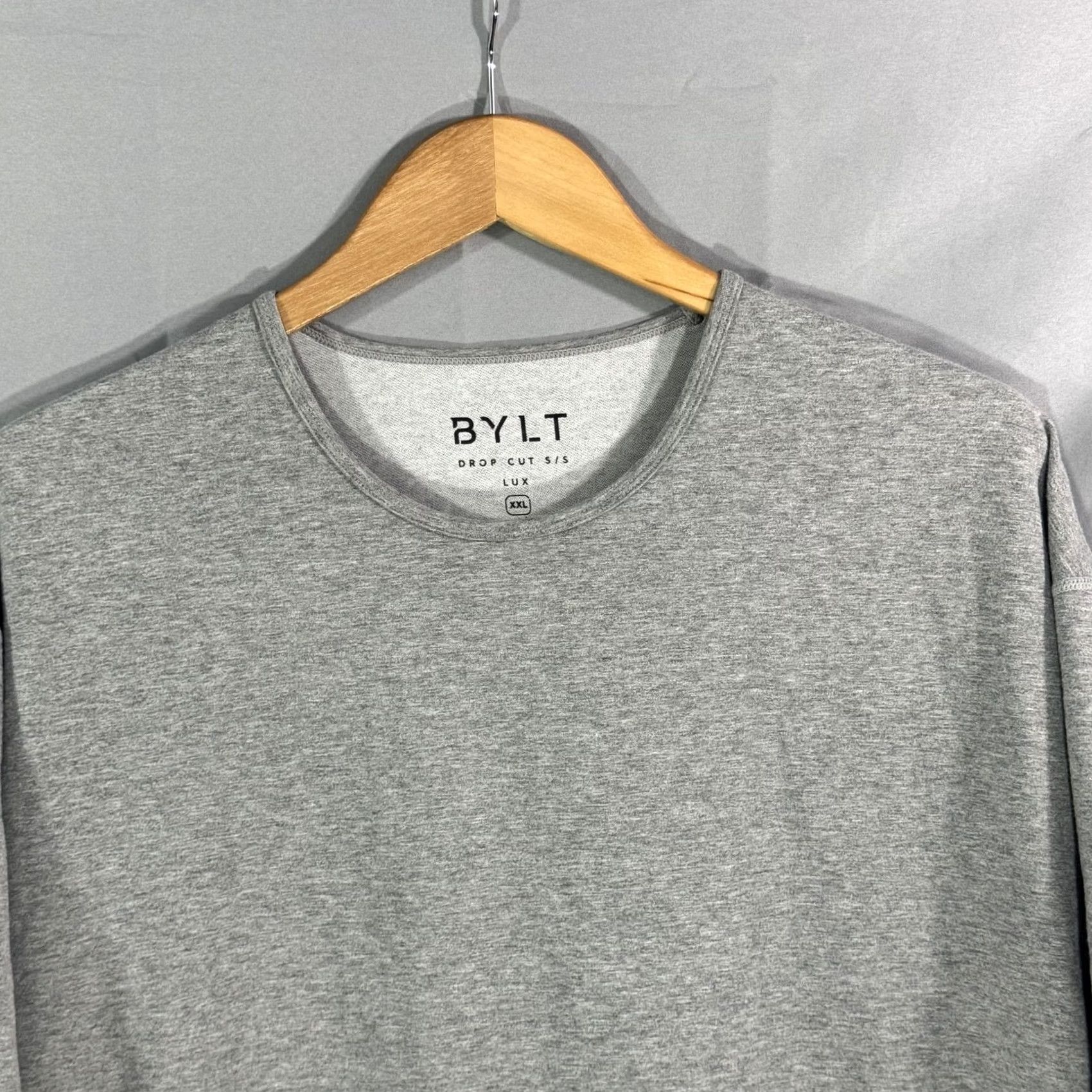 Vintage BYLT Shirt Mens 2XL Gray Short Sleeve Crew Neck Drop Cut Lux T-Shirt Tee Athletic Basic Casual Soft Size US XXL / EU 58 / 5 - 3 Thumbnail
