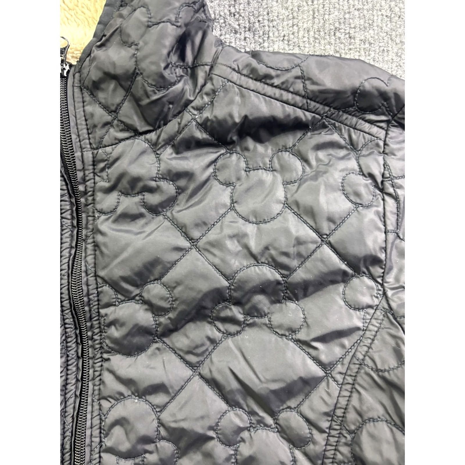 Disney Disney Parks Jacket Womens M Black Quilted Hooded Sherpa Lined Mickey Mouse Size M / US 6-8 / IT 42-44 - 2 Thumbnail