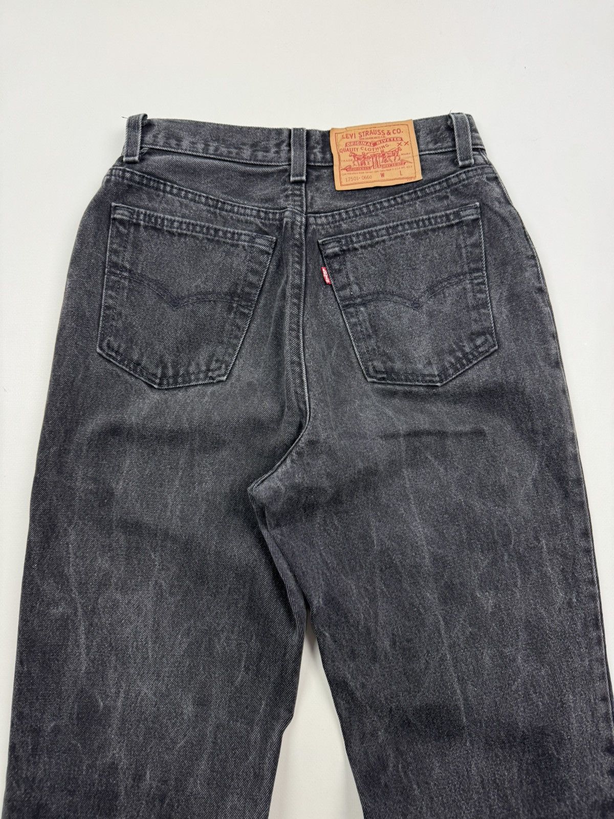 Levi's 1990’s Vintage Levi’s 17501-0660 Washed Gray Women’s Jeans Size 28" / US 6 / IT 42 - 11 Thumbnail