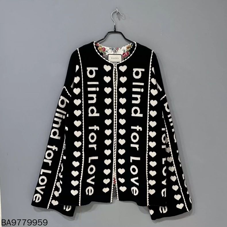 Gucci Gucci Size OS Show black and white knitted cardigan sweate Size US S / EU 44-46 / 1 - 3 Thumbnail