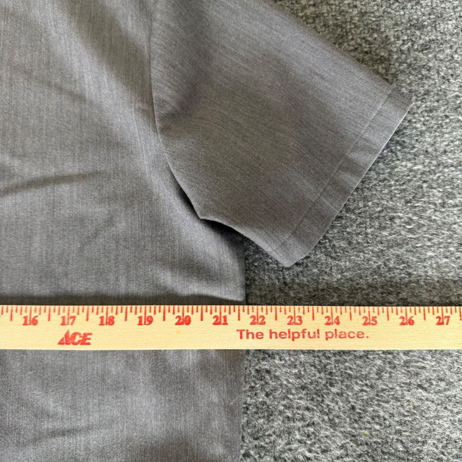 Other FIGS Mens Chisec 3-Pocket Scrub Top Gray V-Neck Medium Size US M / EU 48-50 / 2 - 5 Thumbnail