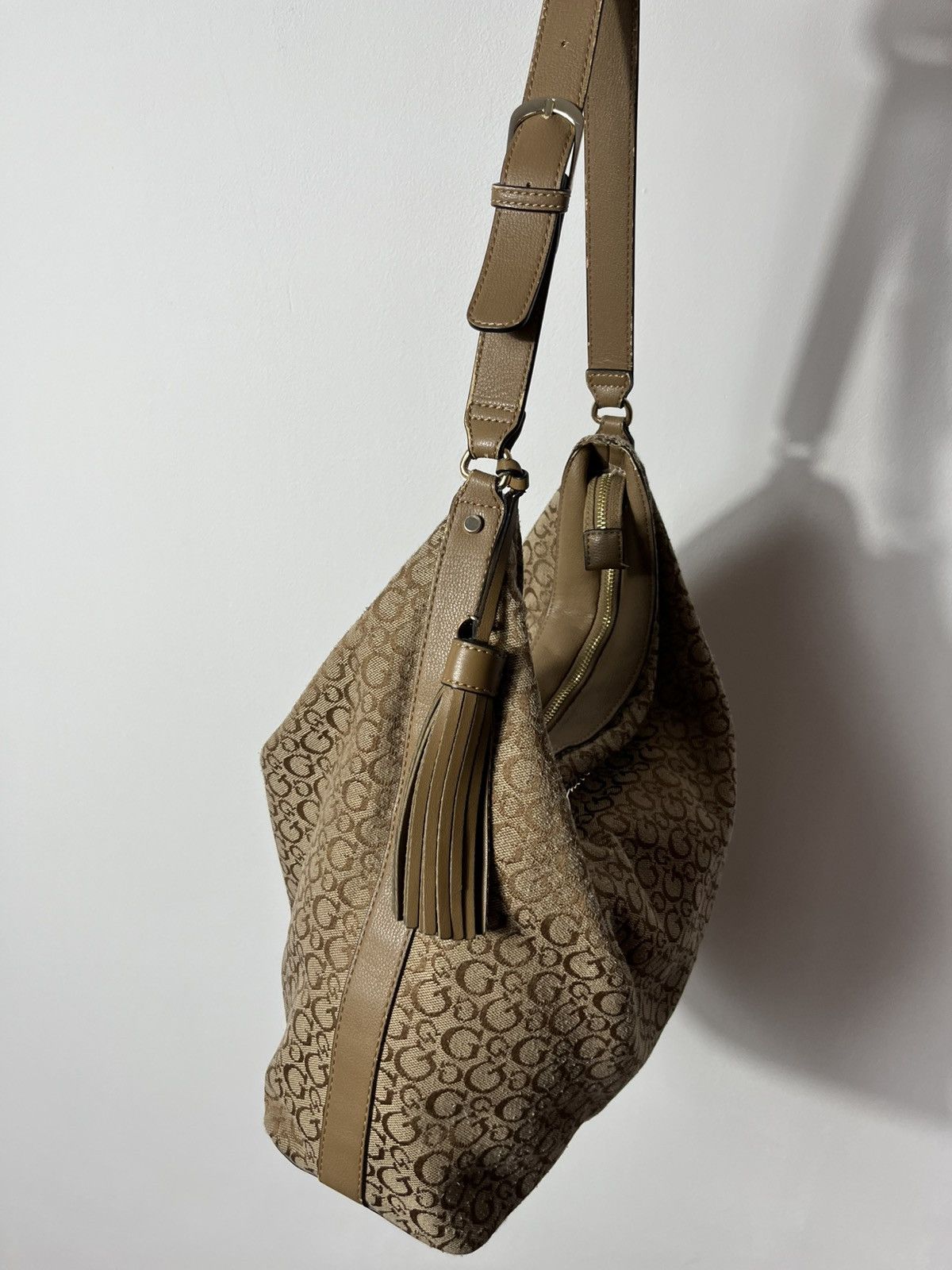 Guess × Vintage Y2K GUESS Monogram Shoulder Bag with Adjustable Strap Size ONE SIZE - 3 Thumbnail