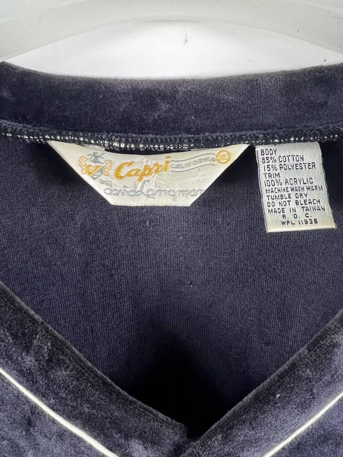 California Arts. × Other 🔥 Vintage Capri California V-neck Velvet long sleeves Size US L / EU 52-54 / 3 - 5 Thumbnail
