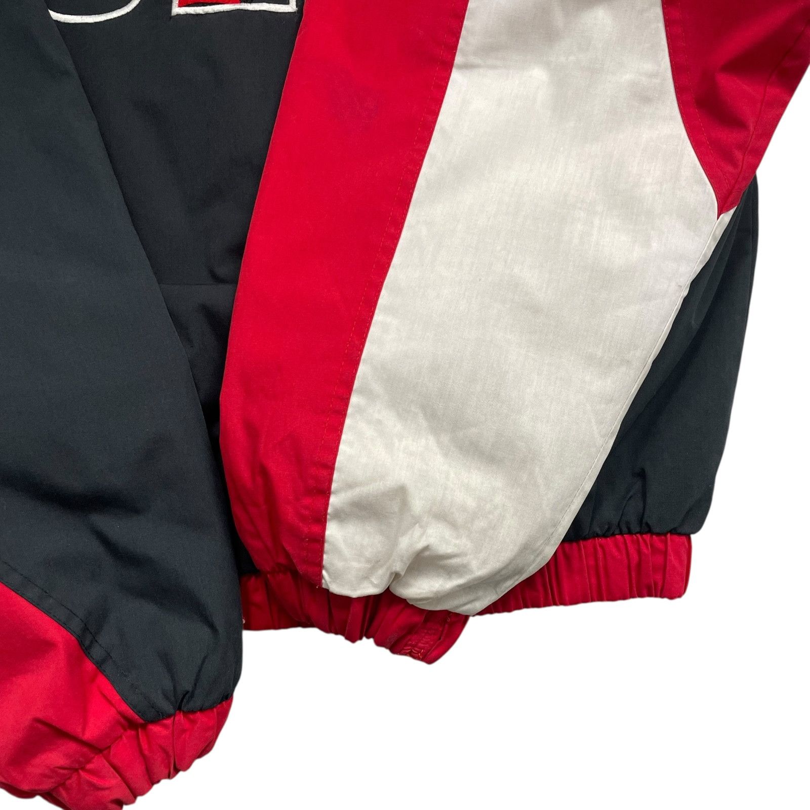 NBA VTG 90s CHICAGO BULLS PRO PLAYER HOODED PUFFER JACKET Size US M / EU 48-50 / 2 - 11 Thumbnail