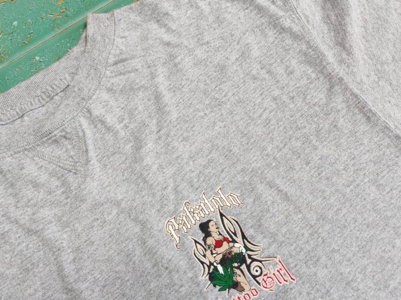Fruit Of The Loom Pakalolo Tattoo Hawaii Kauai 00's Vintage T Shirt 21/29.5 Size US L / EU 52-54 / 3 - 3 Thumbnail
