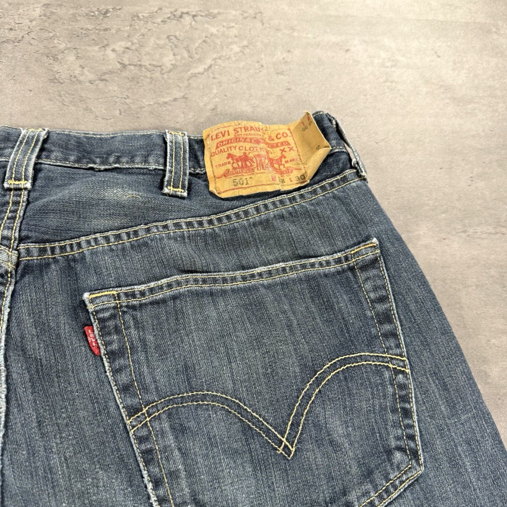 Levi's VINTAGE Levi's 501 XX Jeans Men 36x30 Denim Buttonfly Distressed Thrashed Whisker Fade 90s Straight Size US 36 / EU 52 - 5 Thumbnail
