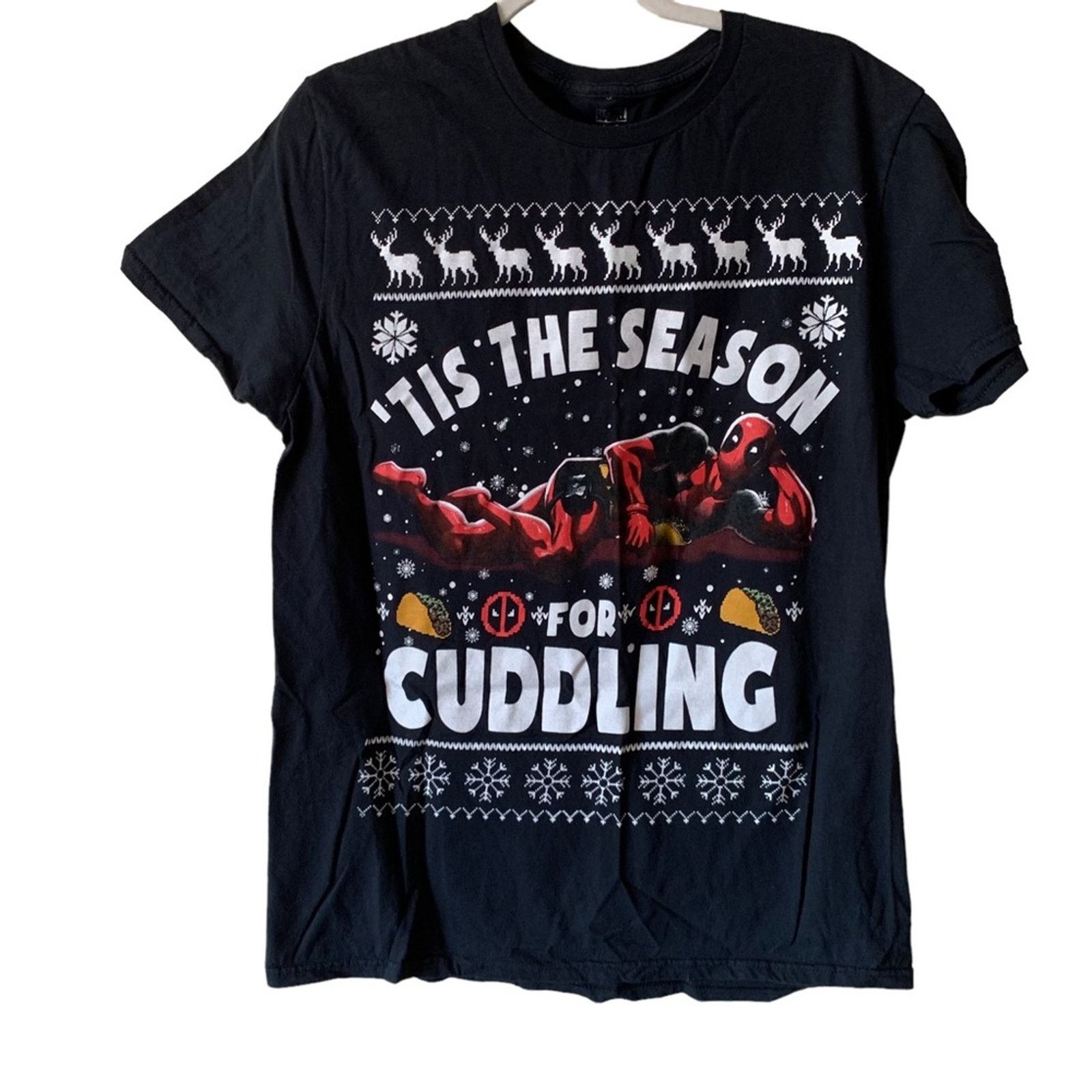 Marvel Comics Marvel Tis the Season For Cuddling Black Tee Size Large Size US L / EU 52-54 / 3 - 1 Thumbnail