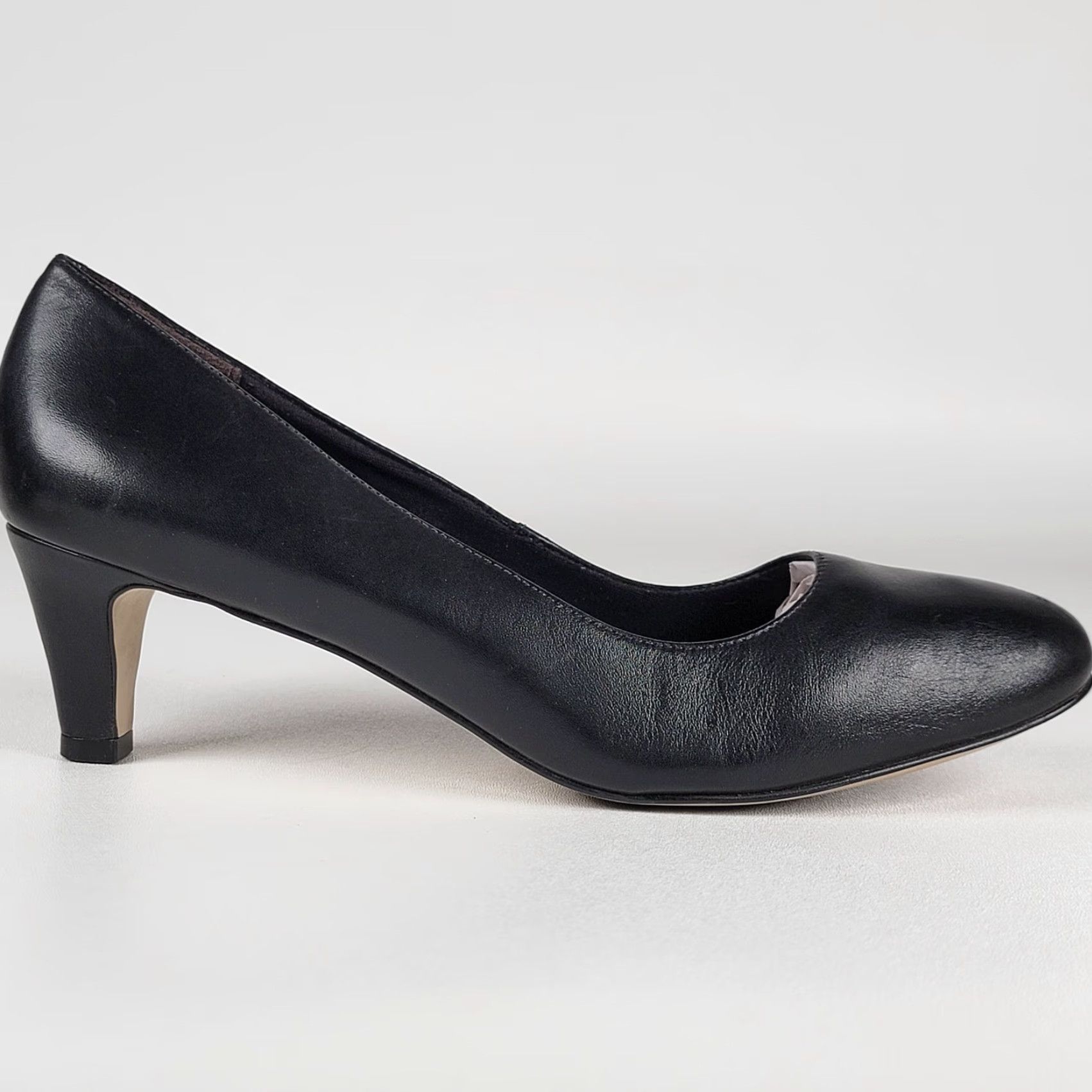 Vintage VINTAGE Walking Cradles Majorie Pumps Women's Black Leather Pump Kitten Heel 12 M Shoes Formal Size US 10 / IT 40 - 6 Thumbnail