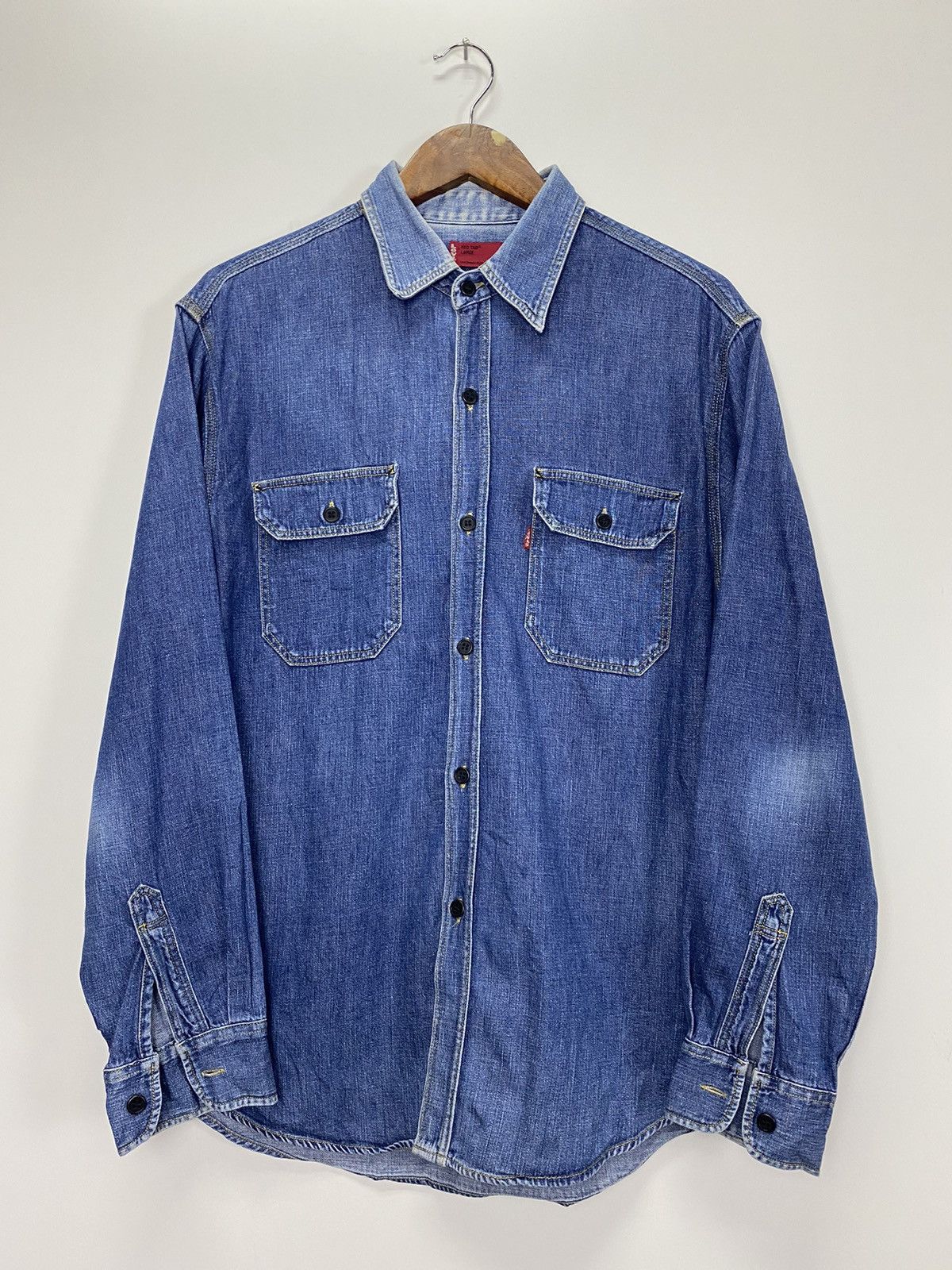 Levi's × Vintage Vintage Levi’s red tab denim button up Size US L / EU 52-54 / 3 - 7 Thumbnail