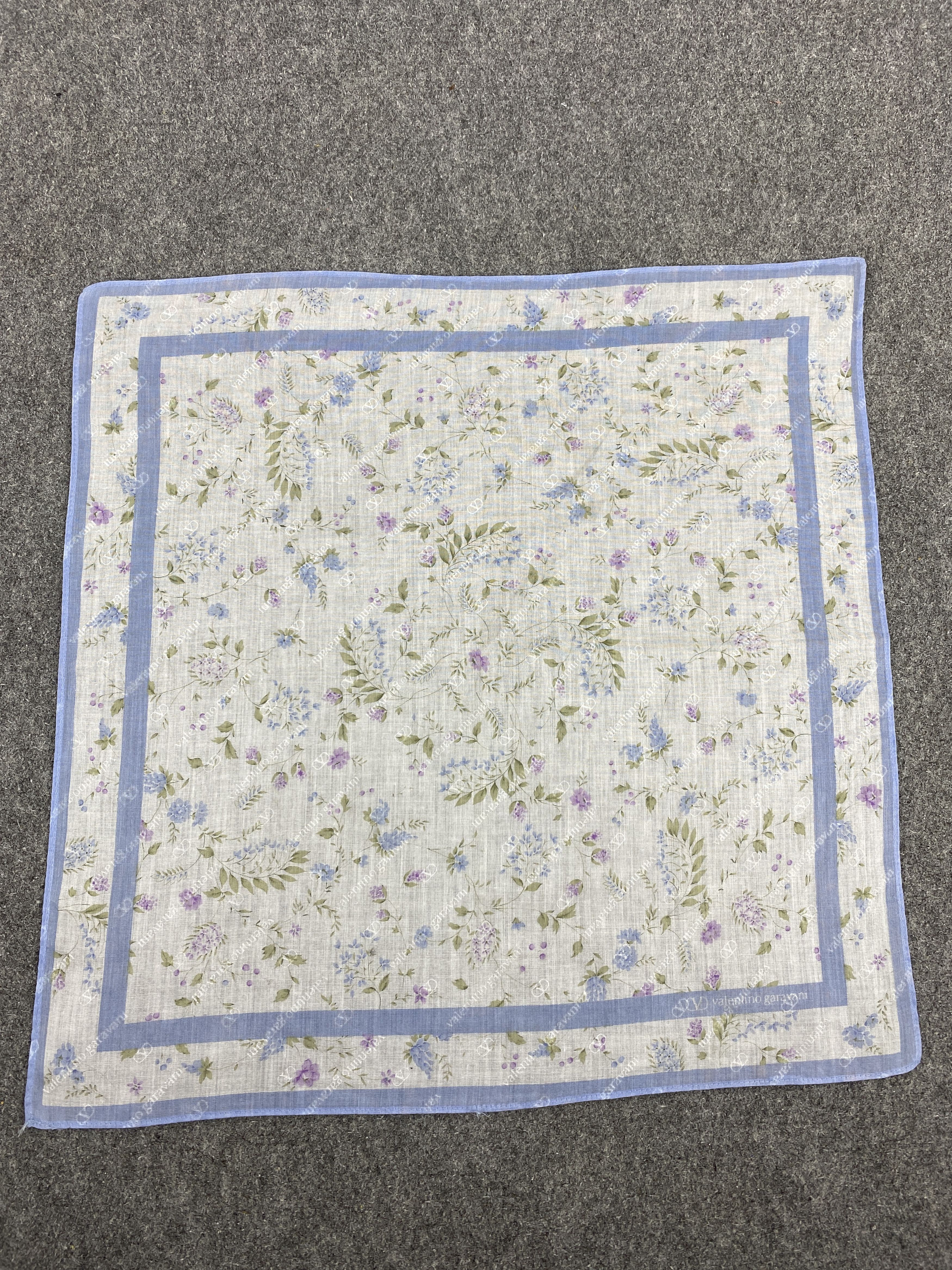 Valentino Valentino Garavani Handkerchief / Neckerchief KT0273 Size ONE SIZE - 4 Thumbnail