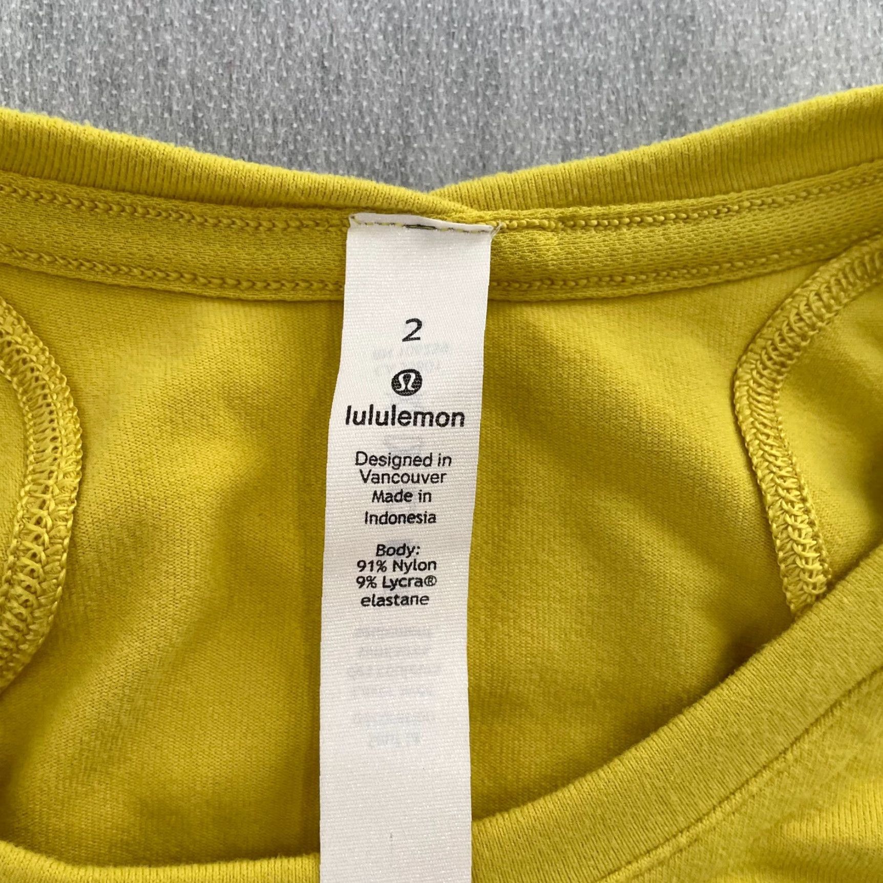 Lululemon VINTAGE Lululemon Sweater Activewear Women’s 2 Yellow Crew Neck Pullover Zip Pocket Long Sleeve Breathable Athletic Size XS / US 0-2 / IT 36-38 - 6 Thumbnail
