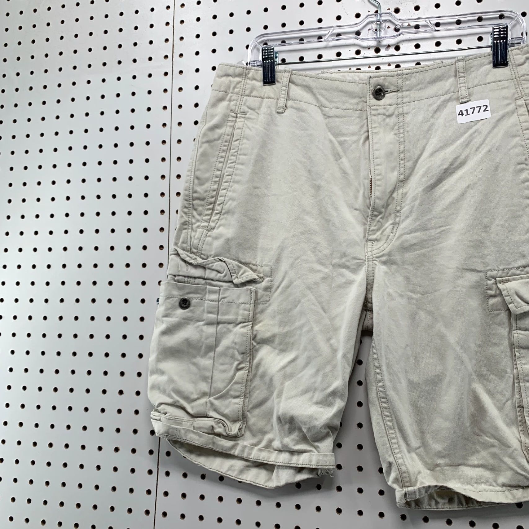 Levi's Levis Short Mens SIZE 34 Ivory Utility Pockets Outdoor 34X10 Size US 34 / EU 50 - 5 Thumbnail