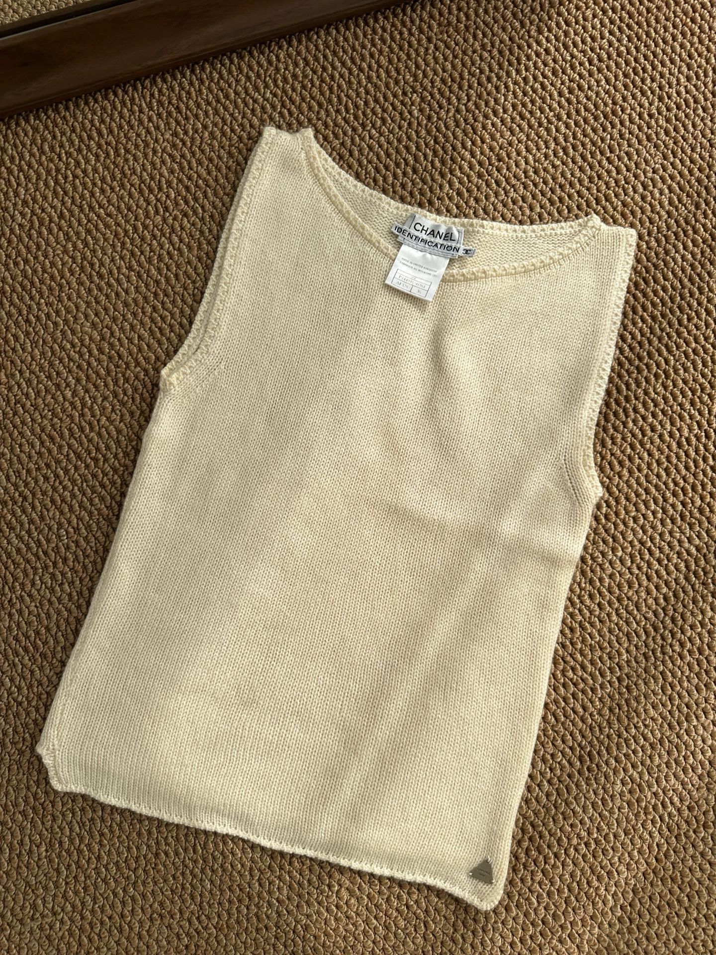 Chanel CHANEL Ivory lace silver label knit sleeveless top Wmns Size XS / US 0-2 / IT 36-38 - 8 Thumbnail