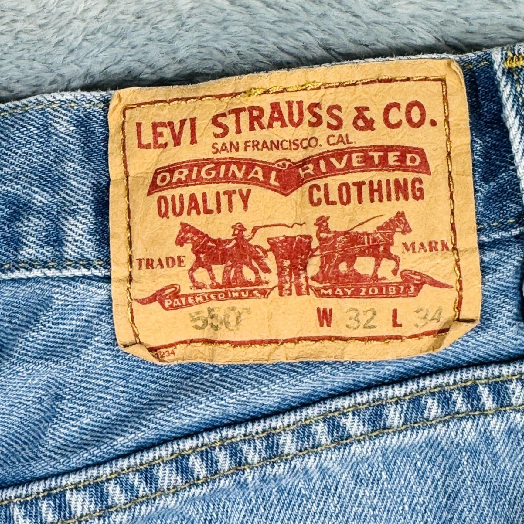 Levi's Vintage Levi's 550 Jeans Mens 32x33 Light Blue Denim Relaxed Tapered 5-Pocket Logo Zip Fly USA 90s Style Mens Size US 32 / EU 48 - 7 Thumbnail