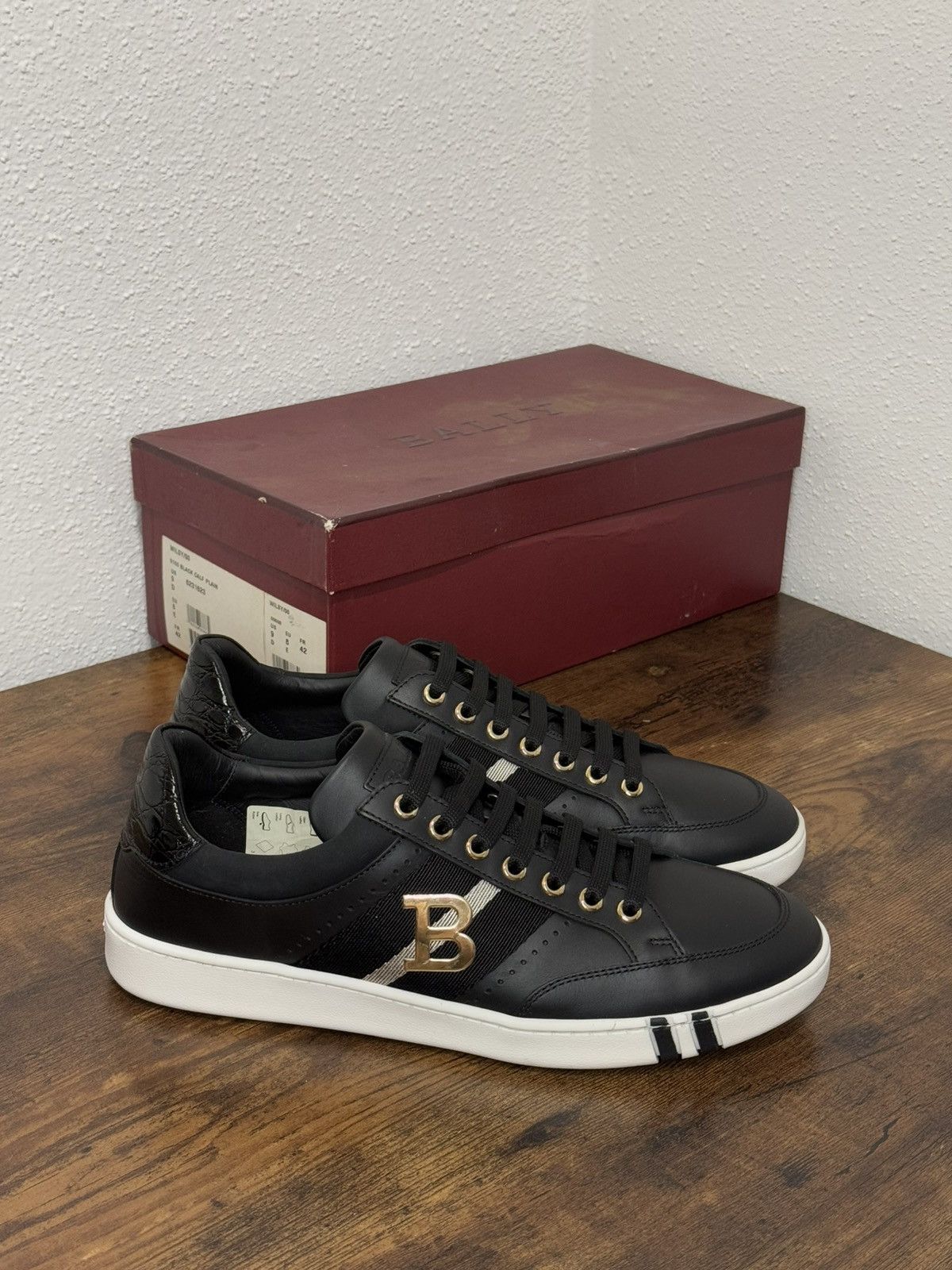 Bally BALLY Wilsy Striped Logo Leather Sneakers size 9 Size US 9 / EU 42 - 1 Thumbnail