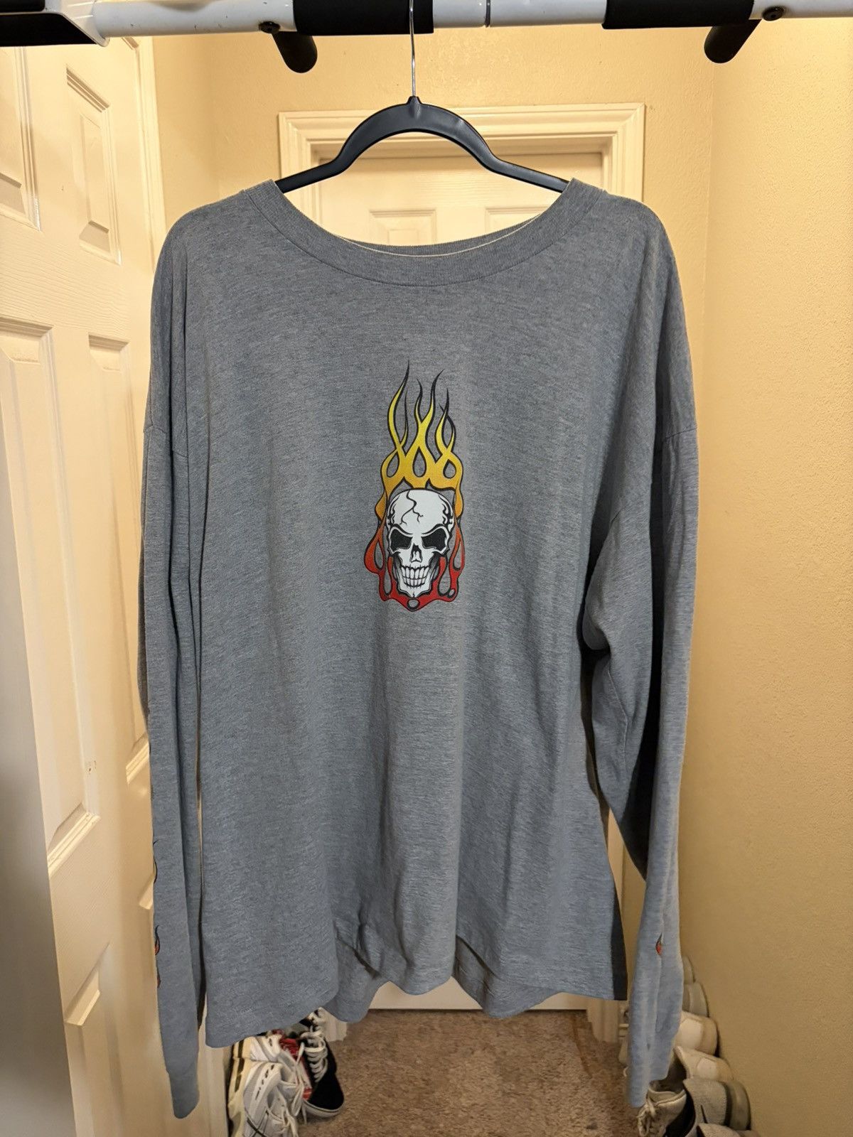 Vintage gray flaming skull long sleeve Size US XL / EU 56 / 4 - 1 Thumbnail