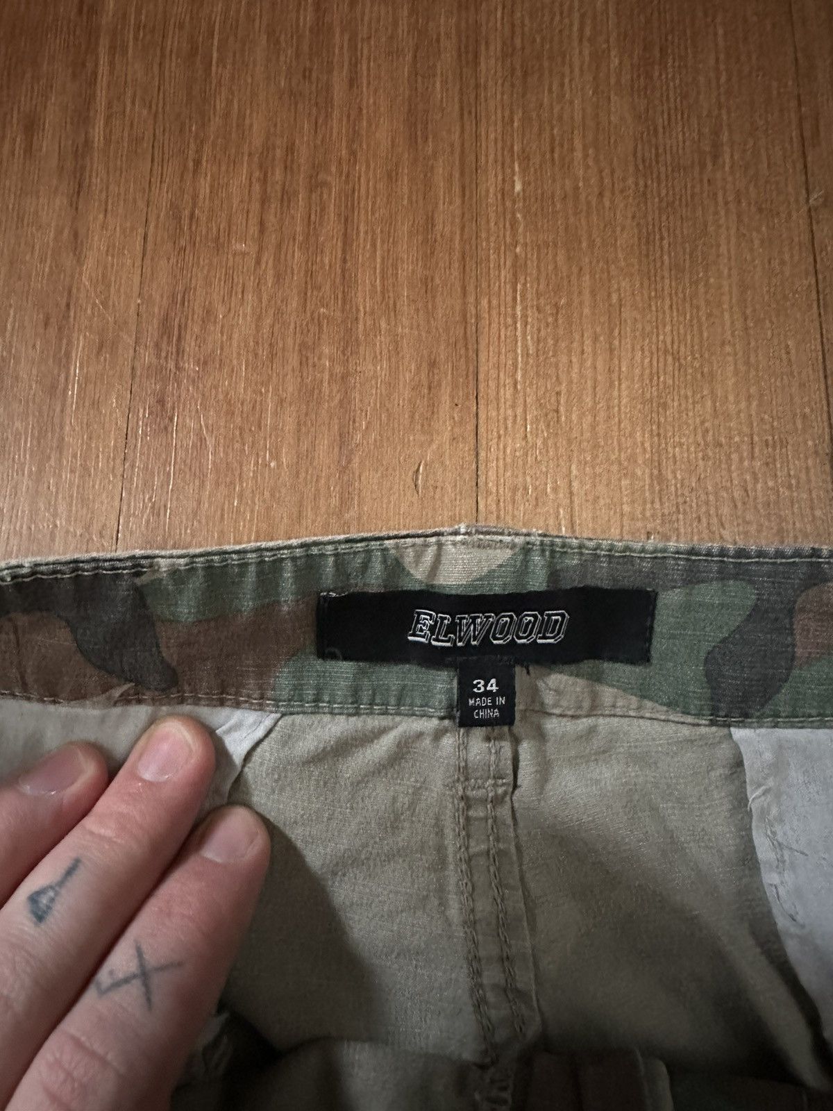 Elwood Elwood vintage camo cropped pants Size US 34 / EU 50 - 4 Thumbnail