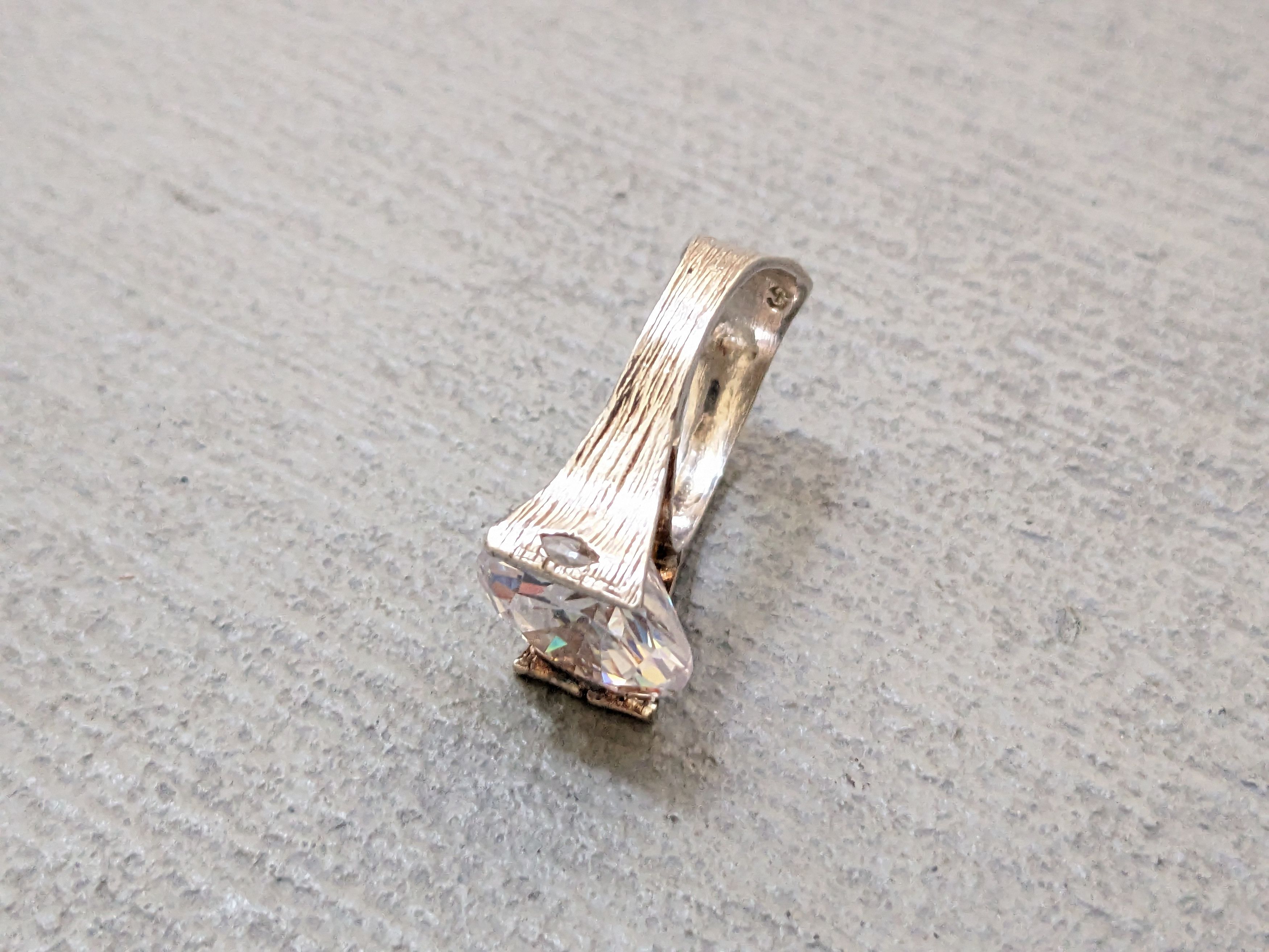 Jewelry Vintage Sterling Silver Ring Size 8 Modern Clear CZ Round Size ONE SIZE - 10 Thumbnail
