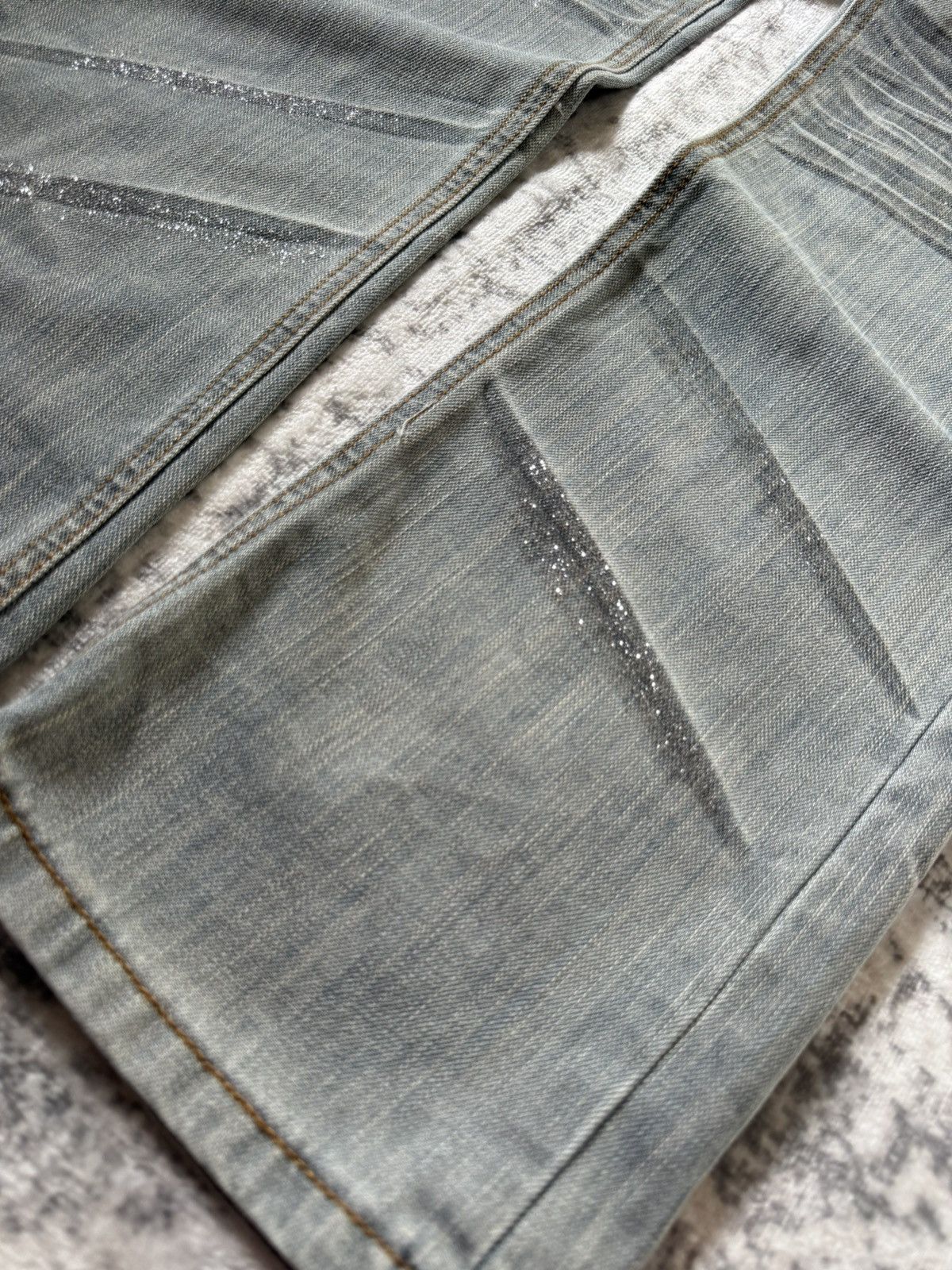 GOSTAR DE FUGA × Japanese Brand × Vintage Jue Dini Japan Smokey Gray Whisker & Claw Mark Glitter Jeans Size US 30 / EU 46 - 8 Thumbnail